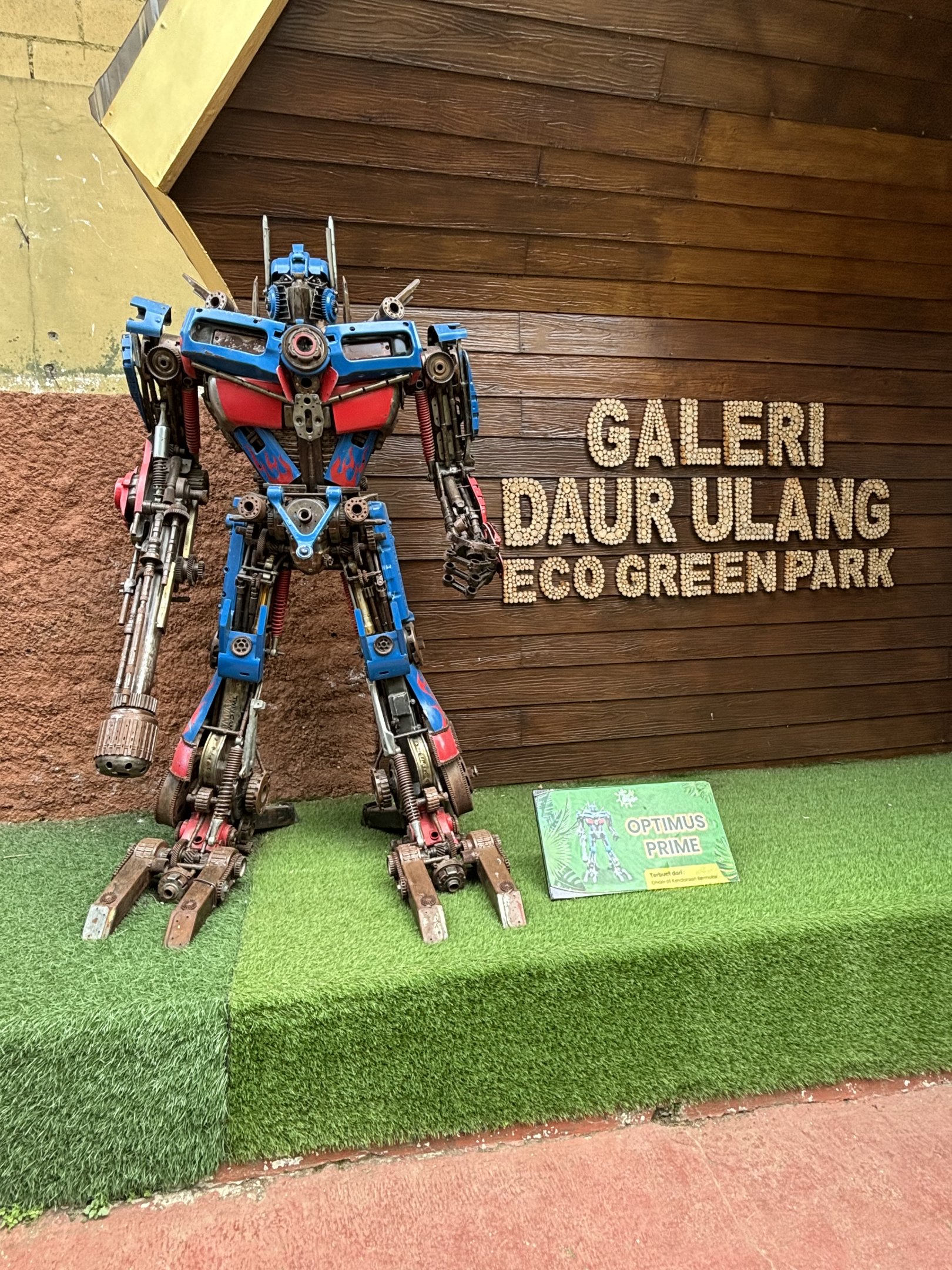 Optimus Prime Statue