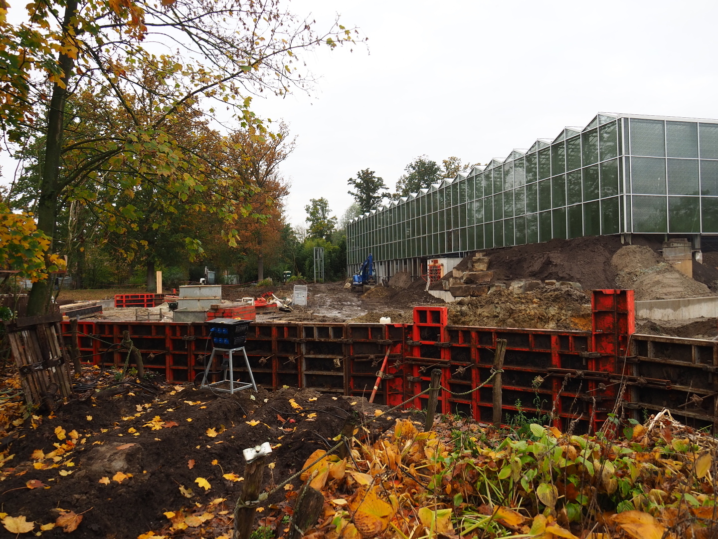 Orangutan project construction site in and around the Asian greenhouse, 2021-11-06