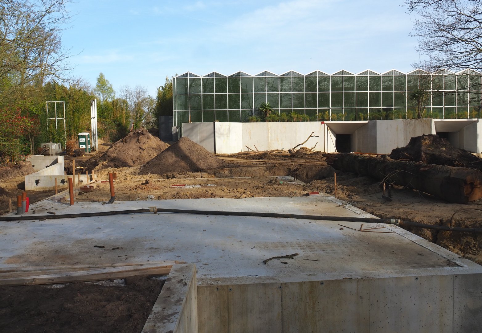 Orangutan project construction update 2022-04-12 - Construction of large island on elephant side