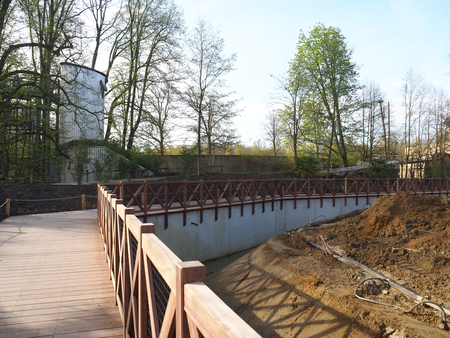 Orangutan project construction update 2022-04-12 - New wooden walkway and visitor area