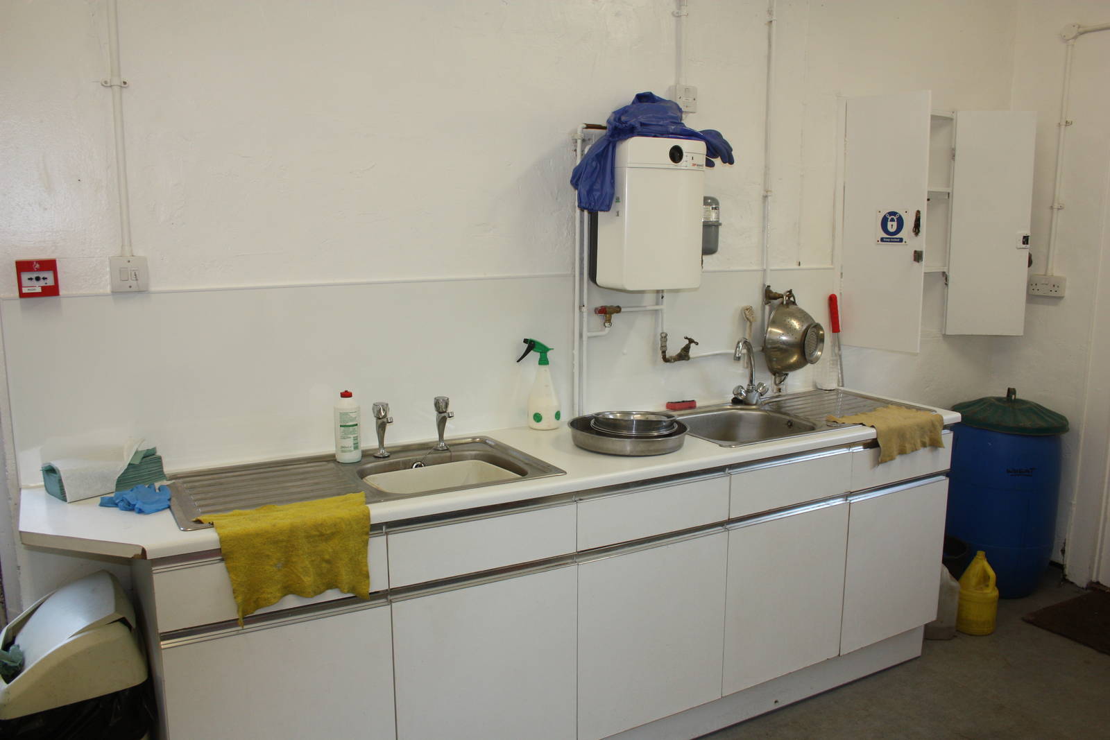 Order restored in the redecorated kitchen, 26th September 2014