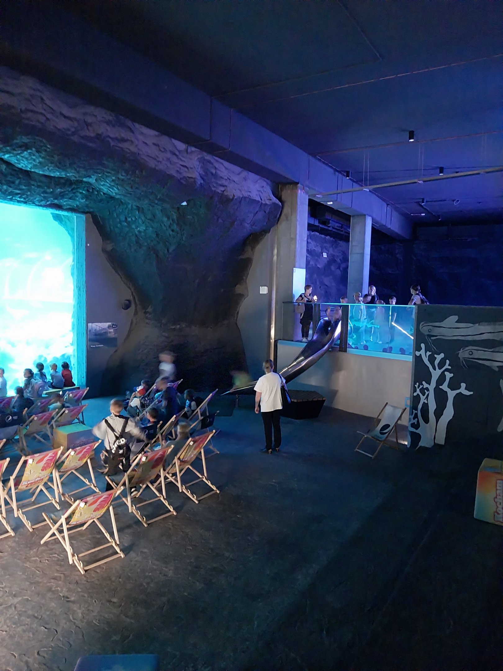 Orientarium - Aquarium - Main tank