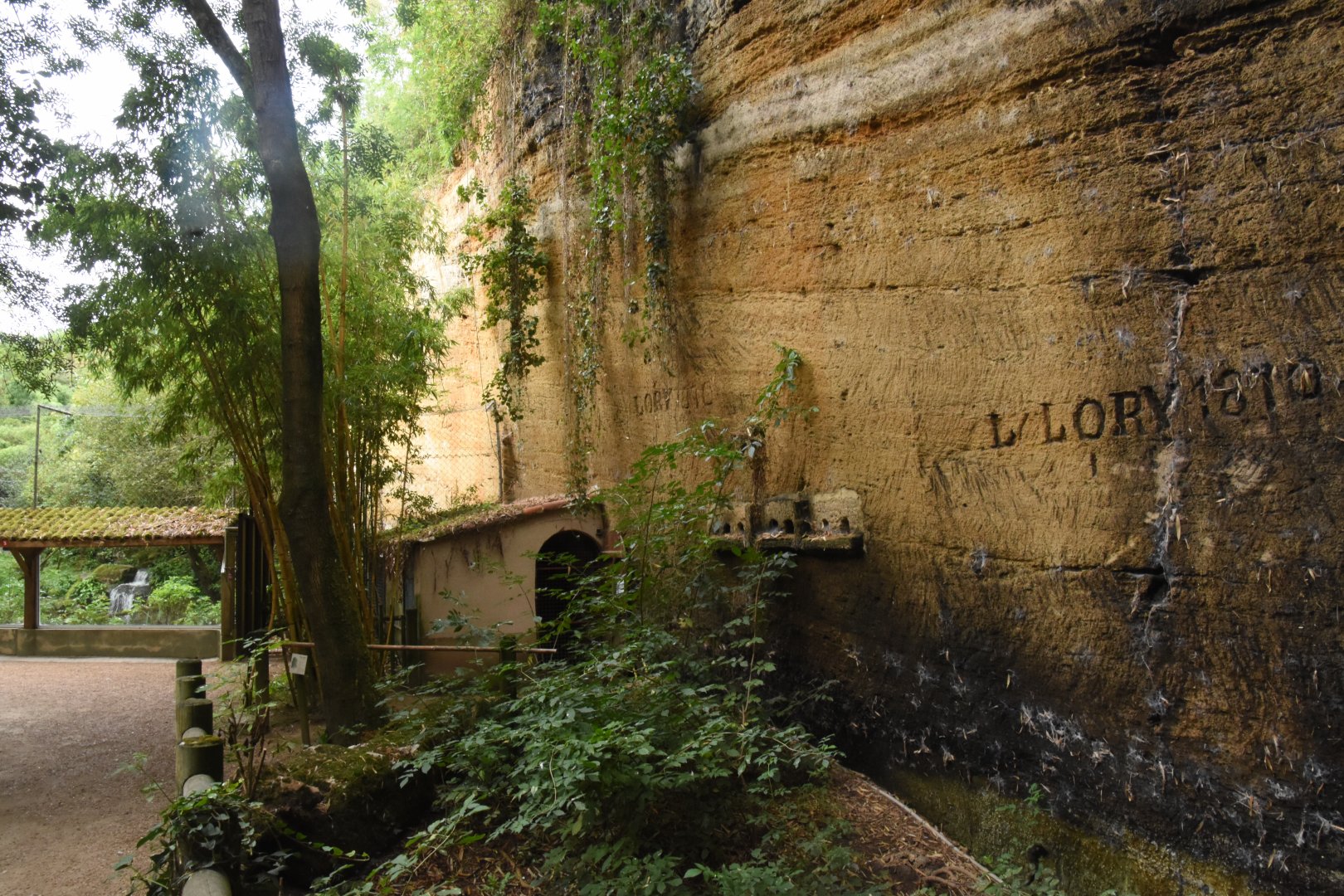 Original inscriptions in leopard canyon