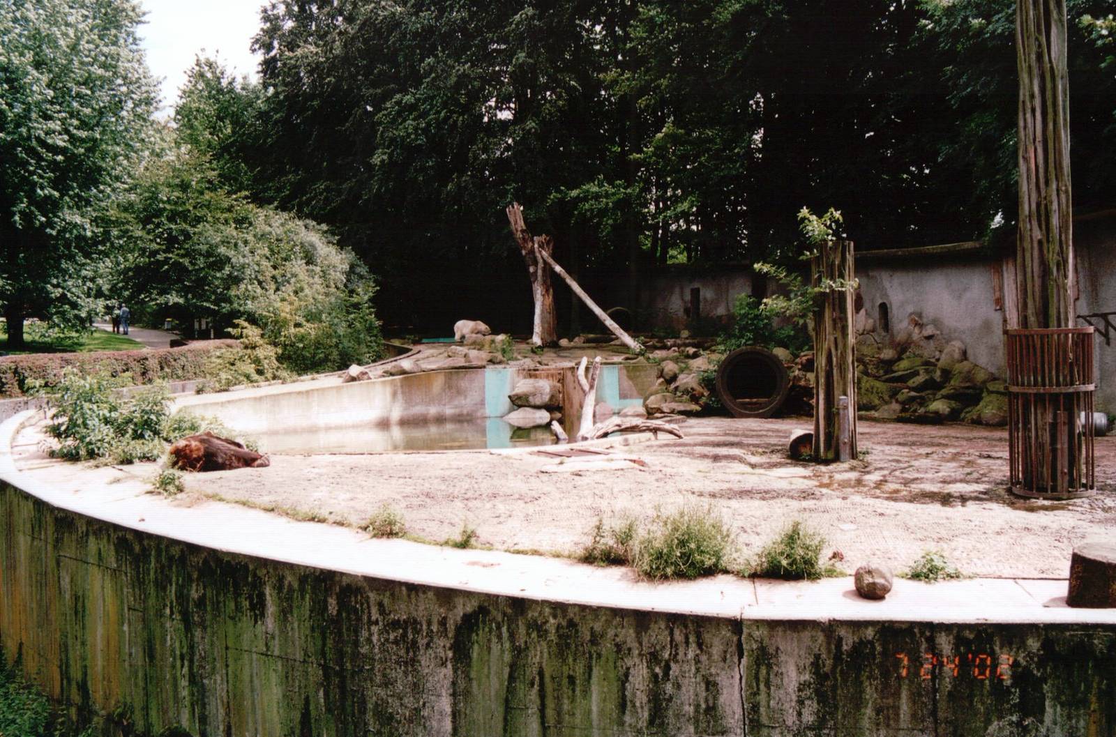 Osnabrück Zoo 2002 - Mixed Bear exhibit