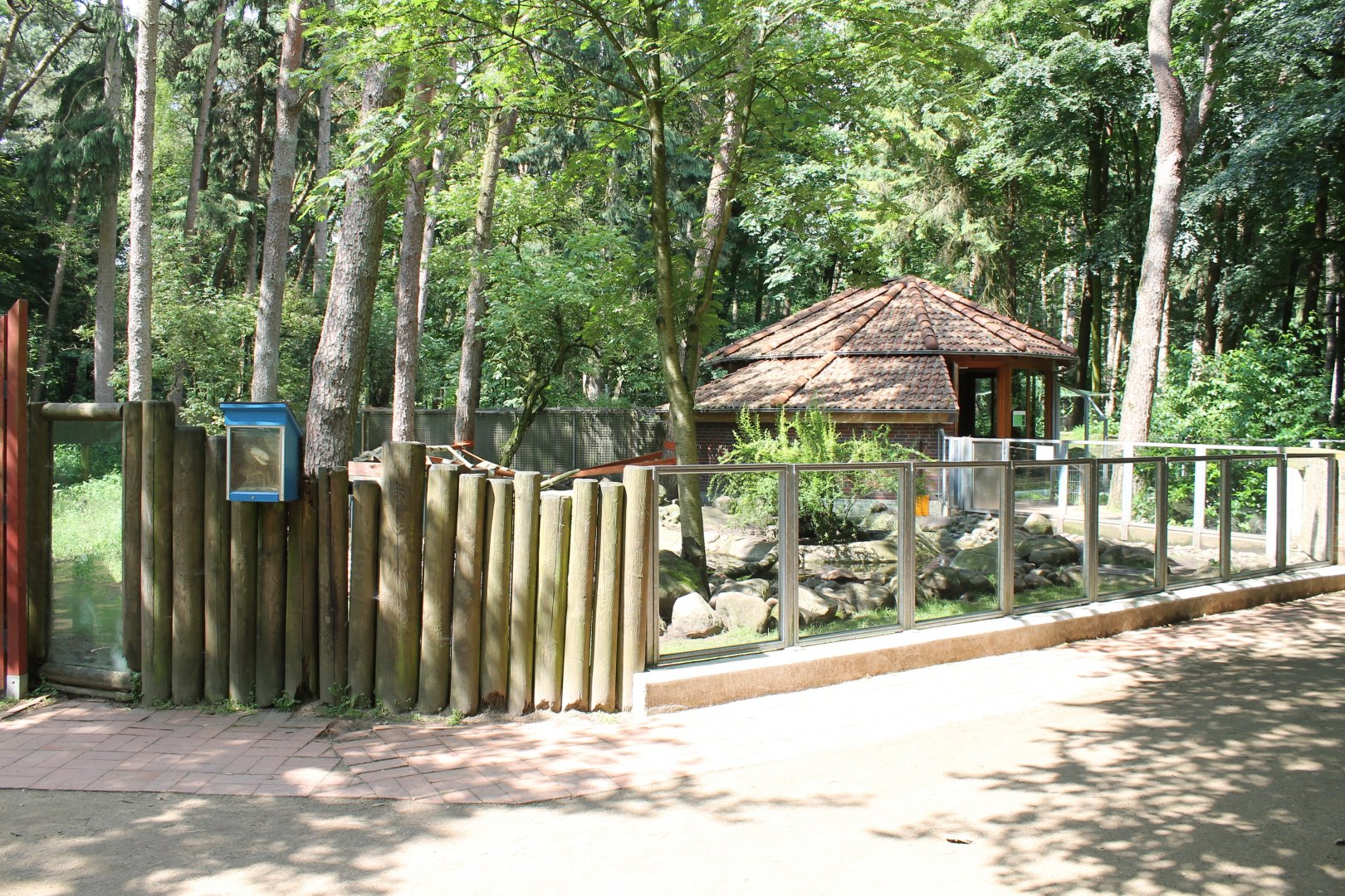 Otter-enclosure and Otter-house