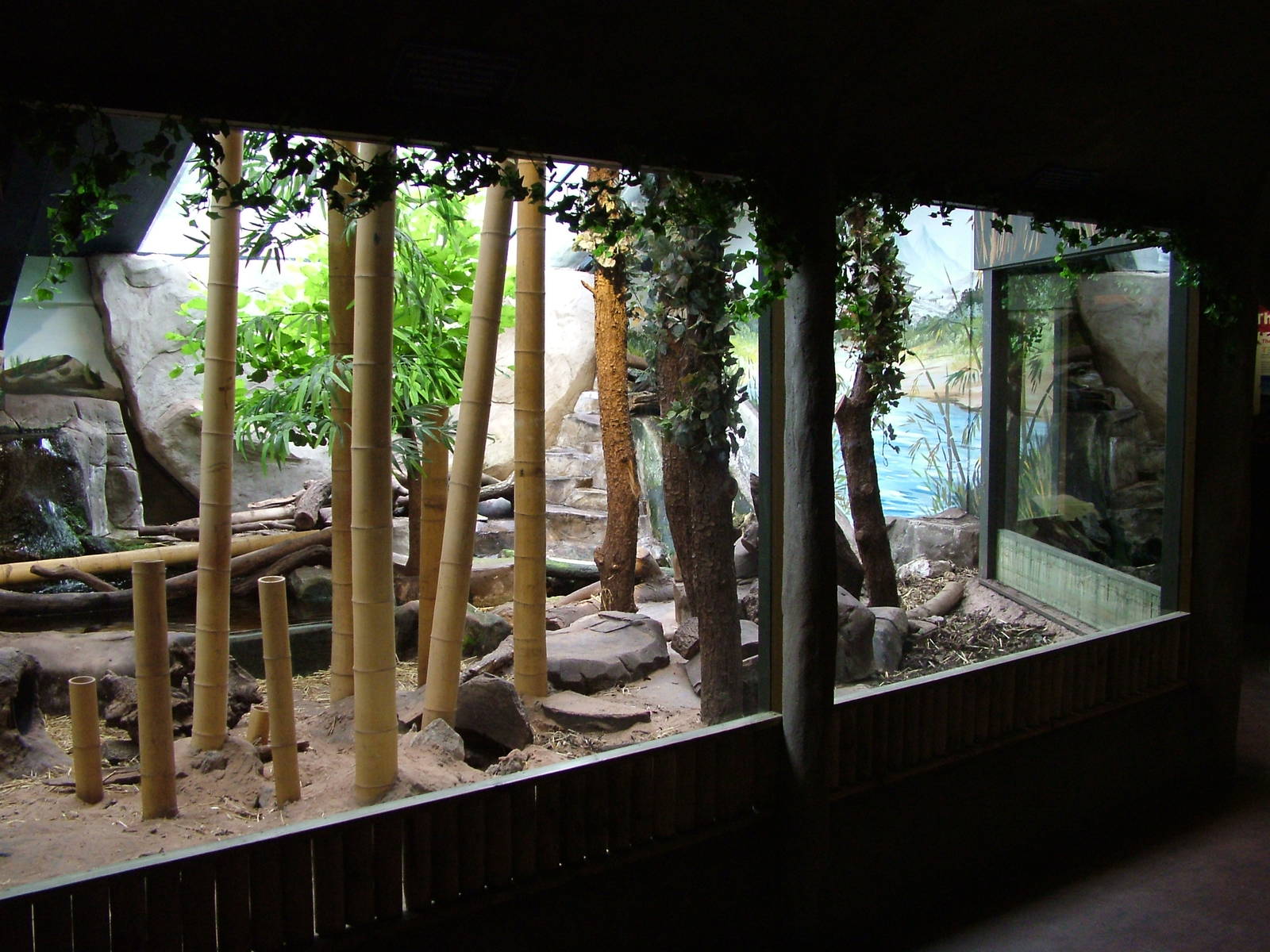Otter enclosure at Lakes Aquarium 2008