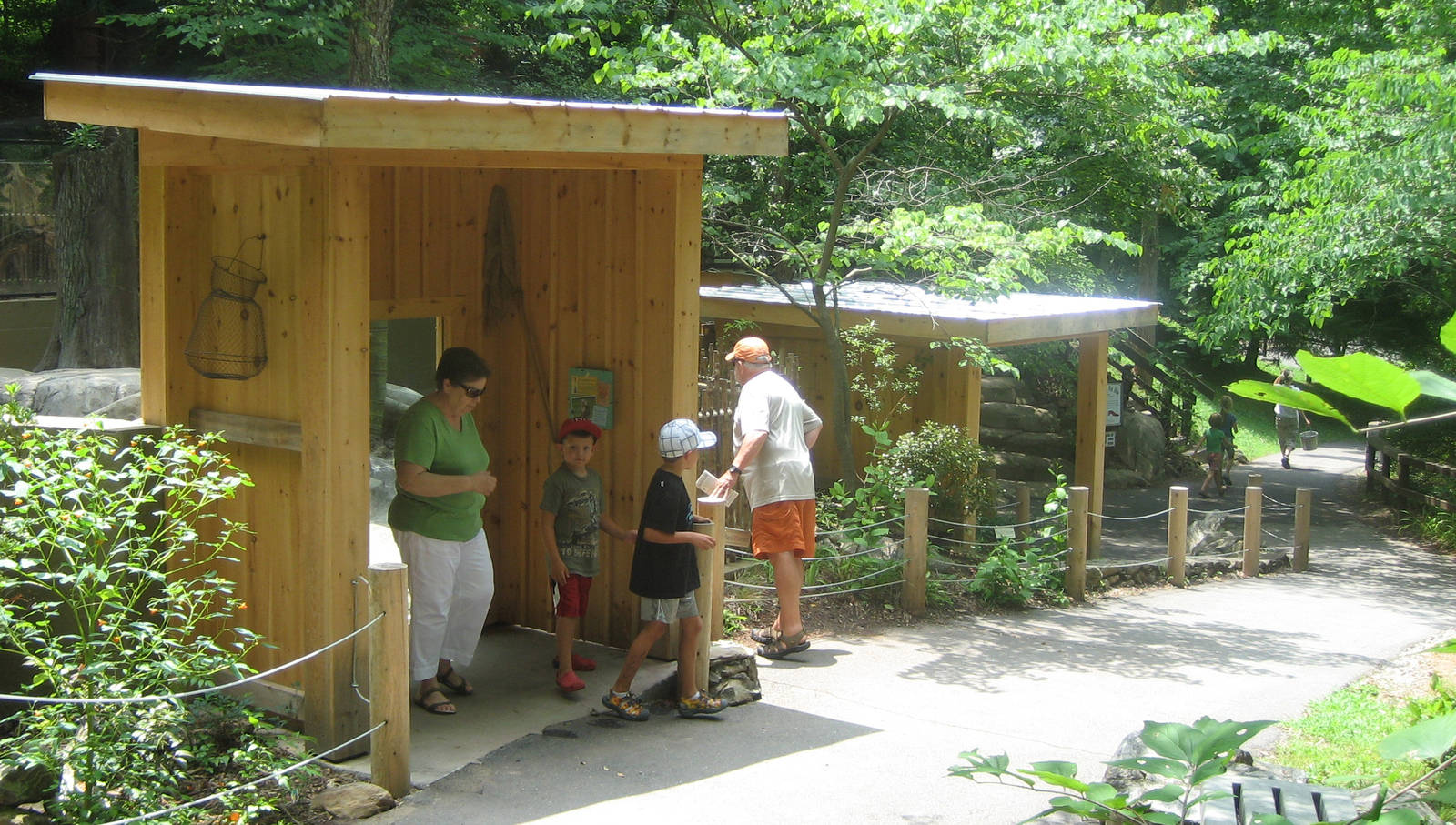 otter exhibit viewing area