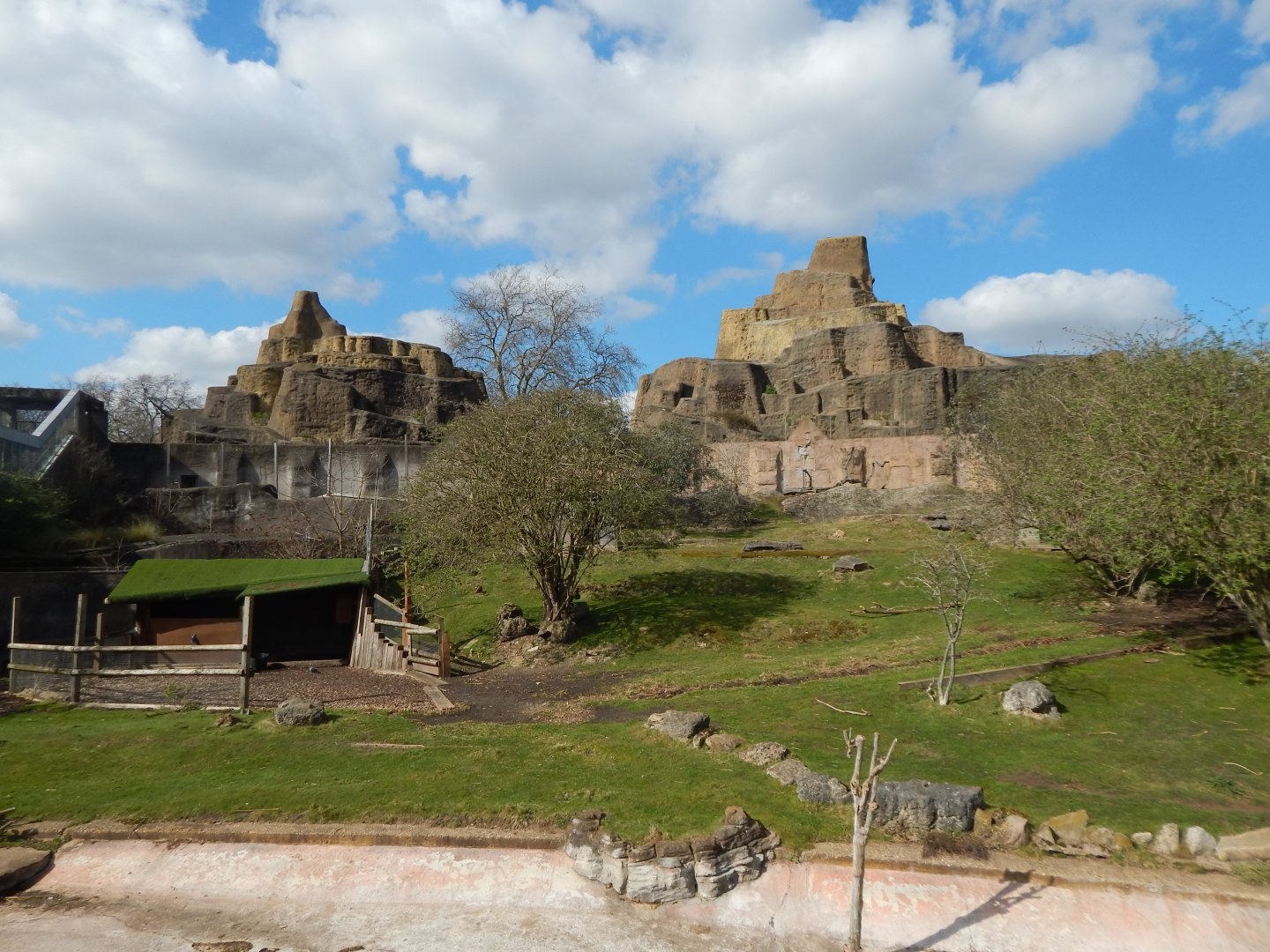 Outback enclosure 180322