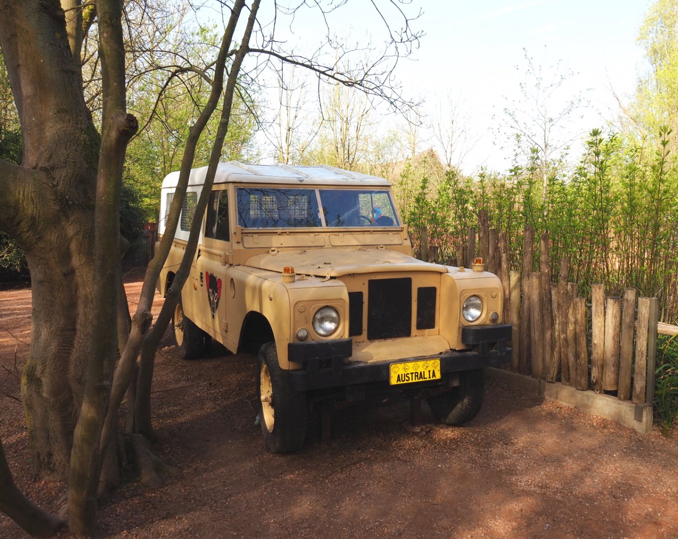 Outback vehicle added as theming near the Tasmanian devil exhibit, 2022-04-12