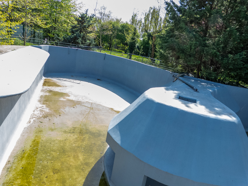outdoor enclosure of pinnipeds