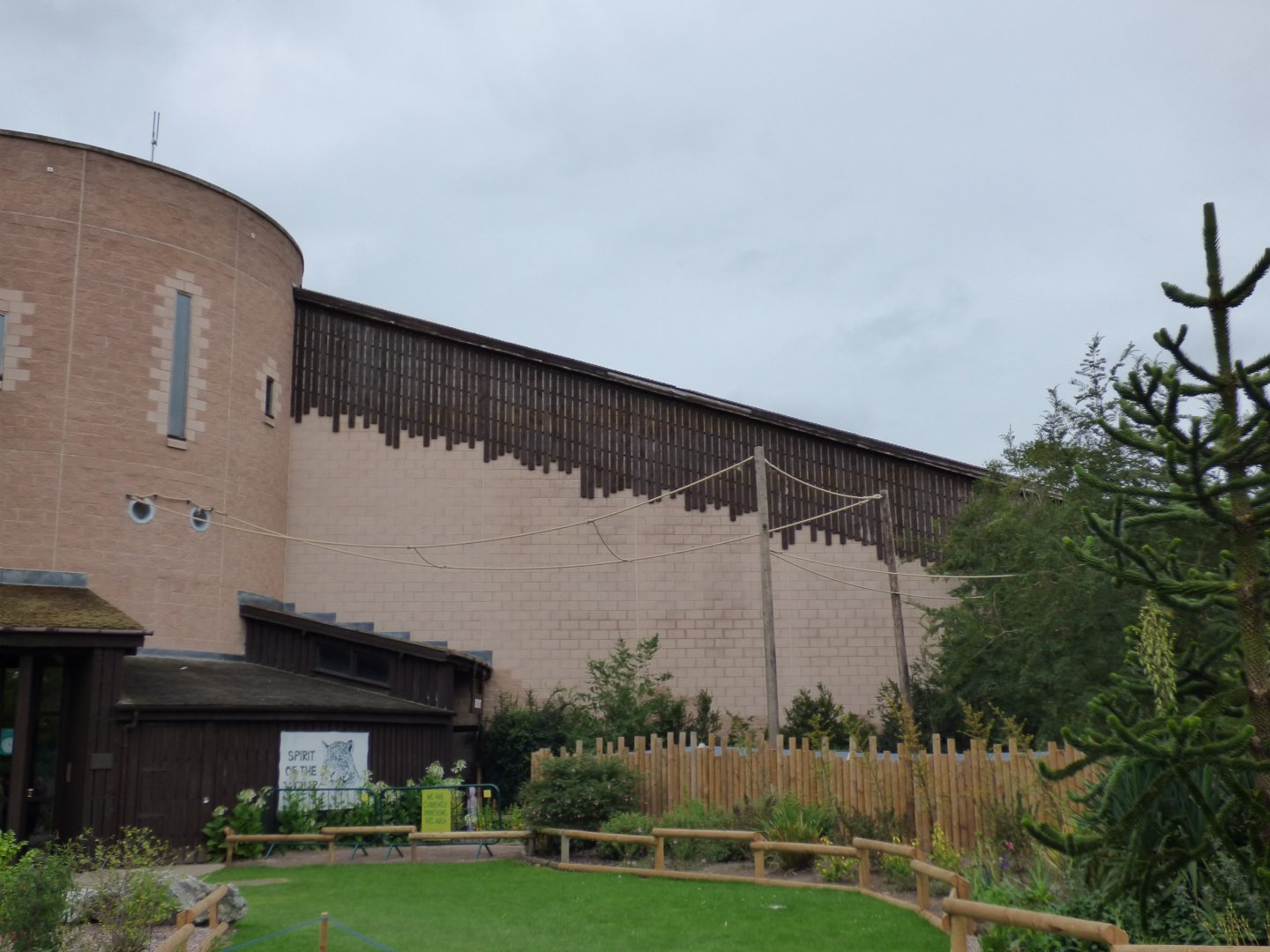 Outdoor Sloth Enclosure