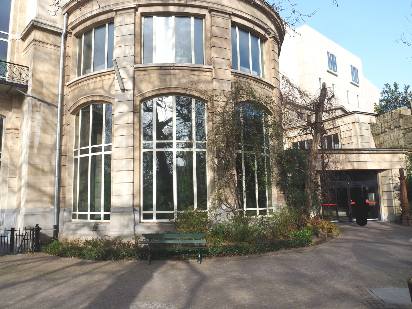 Outside of the Winter Garden and access to the Small Monkey House, 2022-03-16