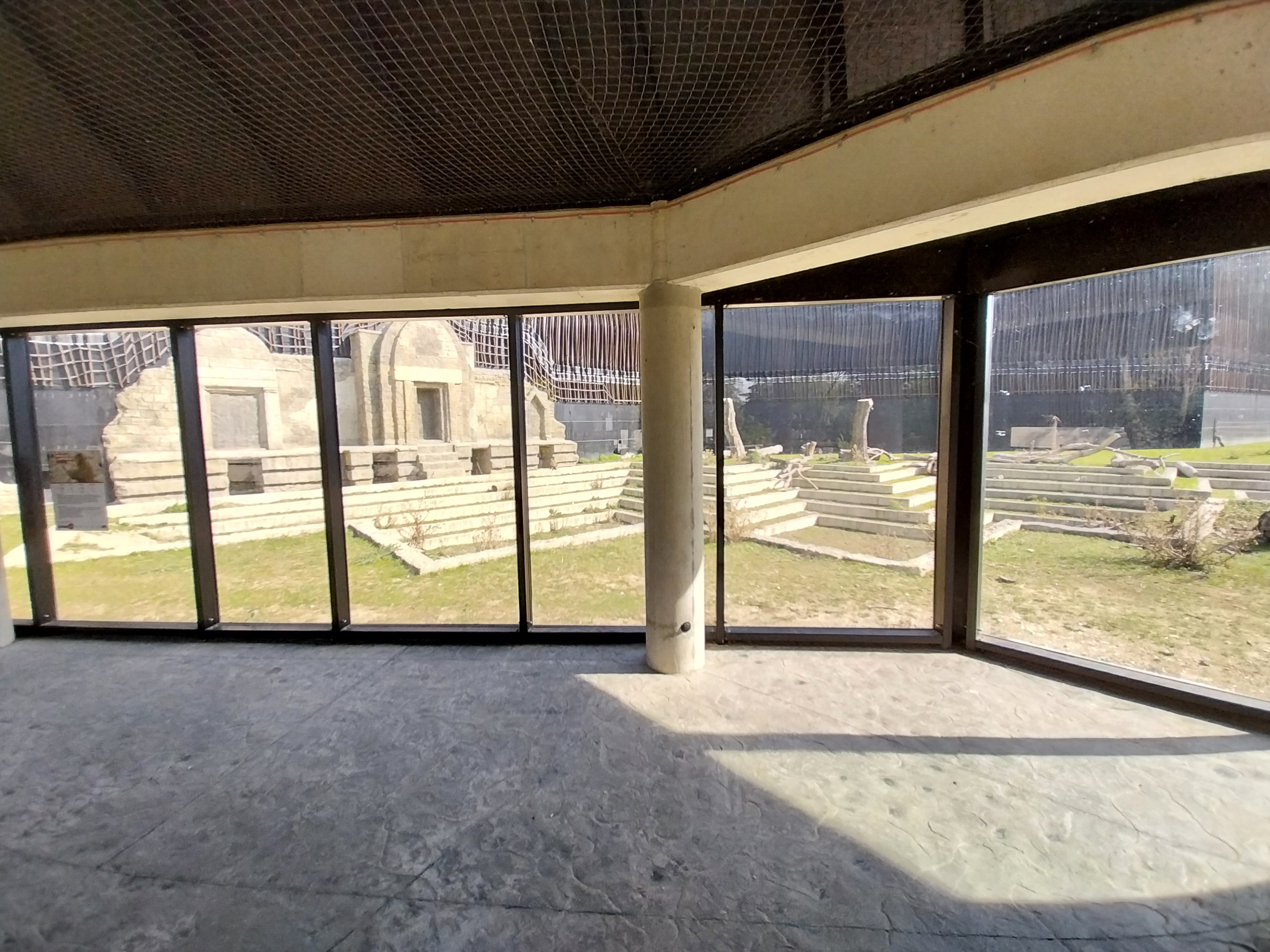 Outside the Orientarium - Covered visitor walkway
