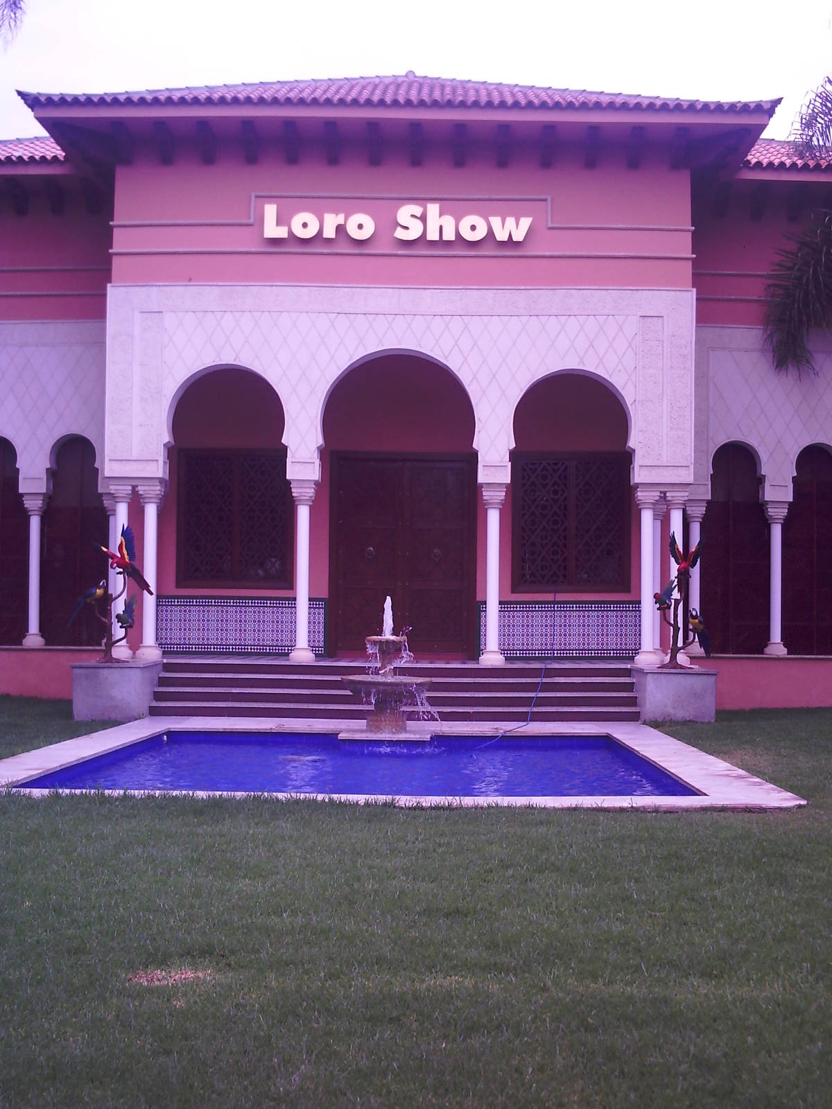 Outside the Parrot Show Hall - Loro Parque 2008