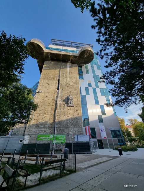 Outside View with the additional space on the cityside