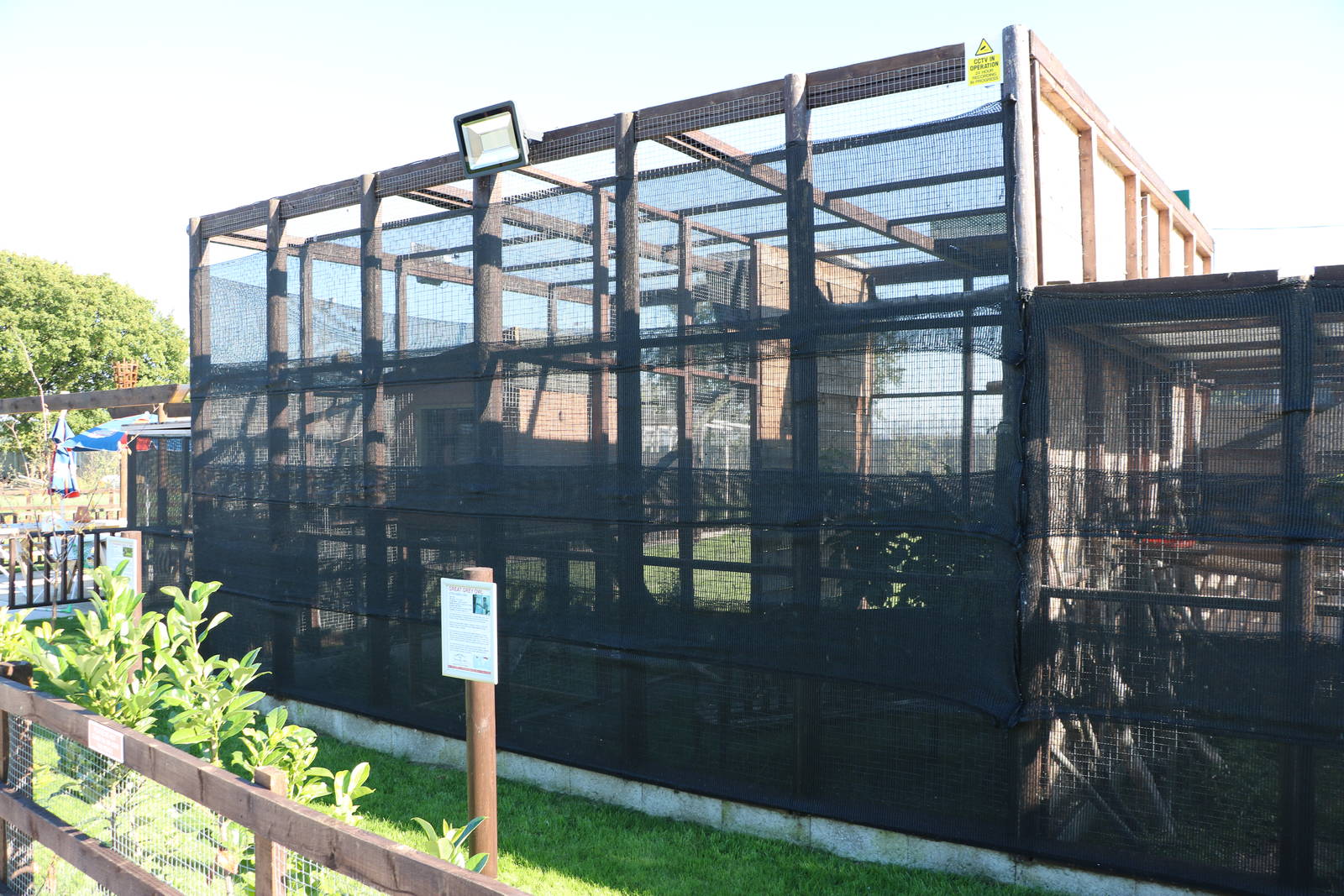 Owl enclosures - Fen Bell Inn, October 2015