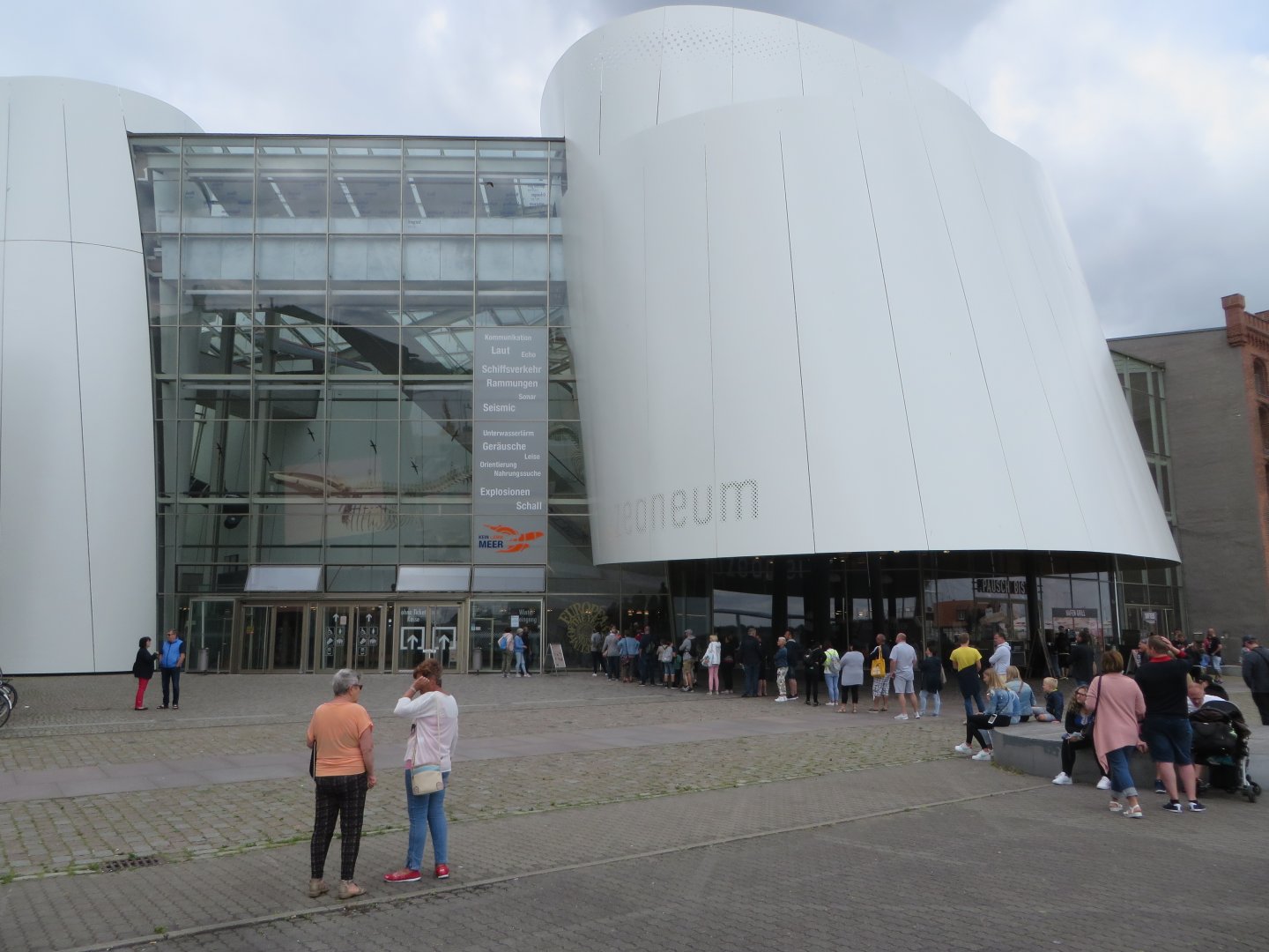 Ozeaneum entrance