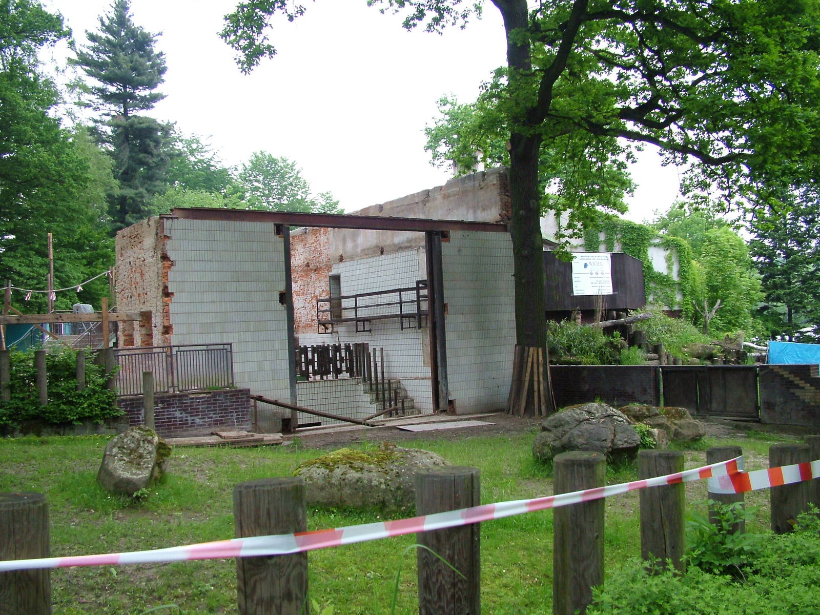 Pachyderm House at Ostrava, 29/05/10