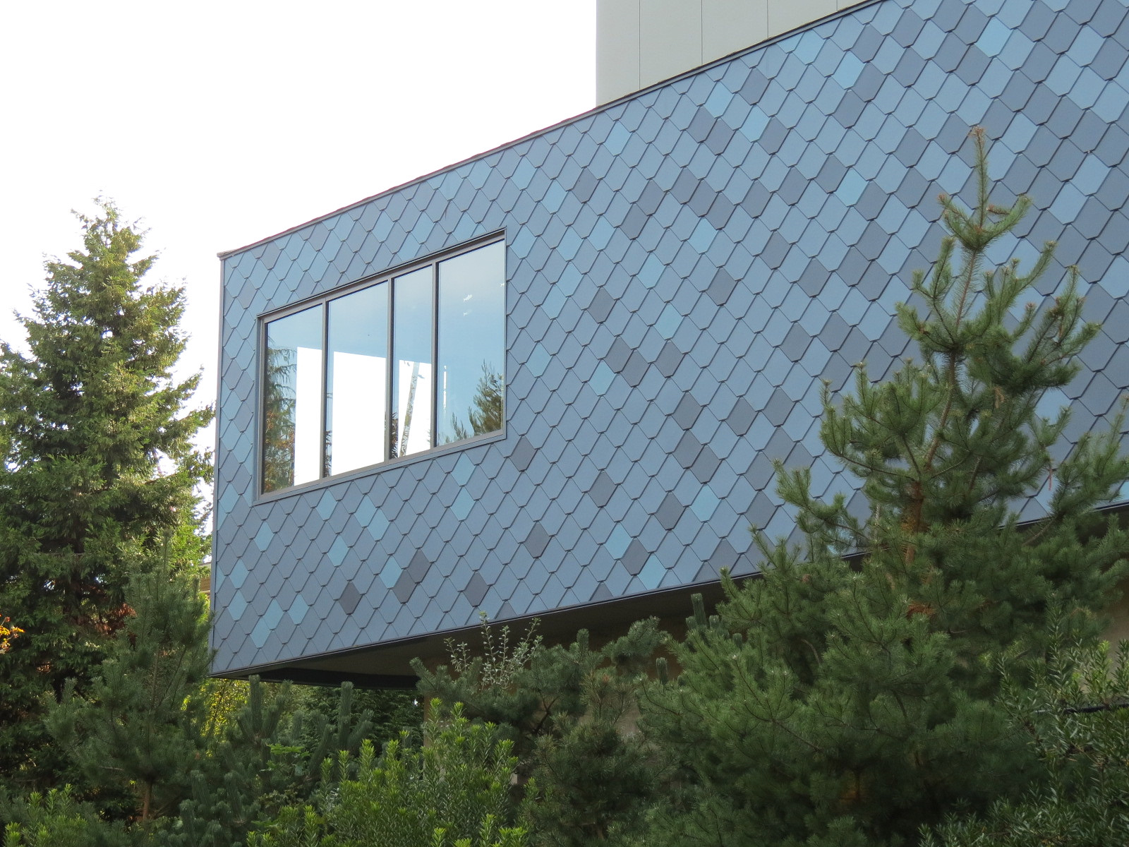 Pacific Seas Aquarium - Exterior Facing Point Defiance Park