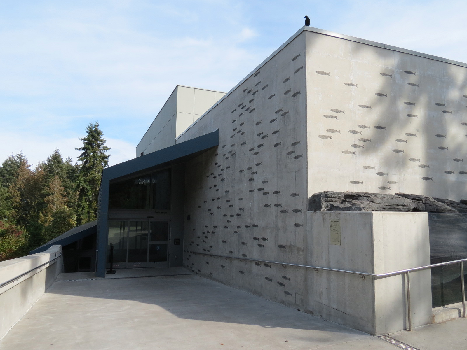 Pacific Seas Aquarium - Exterior