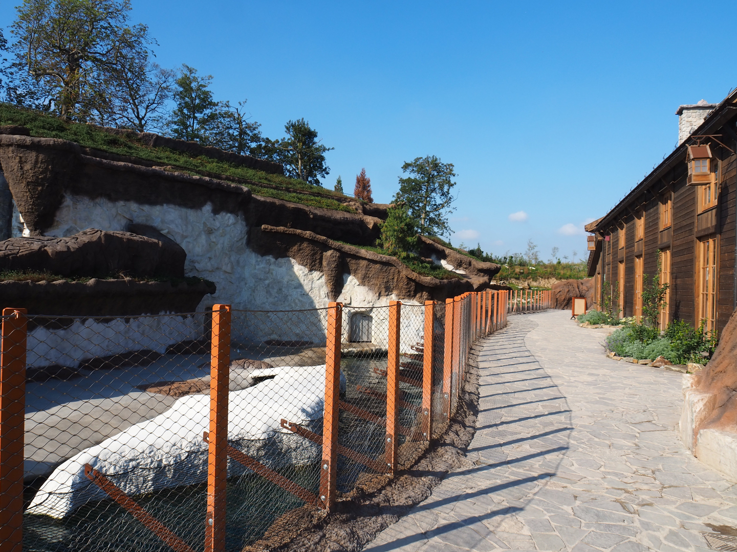 Pacific walrus viewing area and wooden building in The Land of the Cold, 2020-09-02