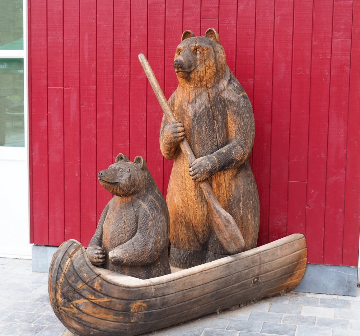 Paddling bear wood carving, 2020-09-02
