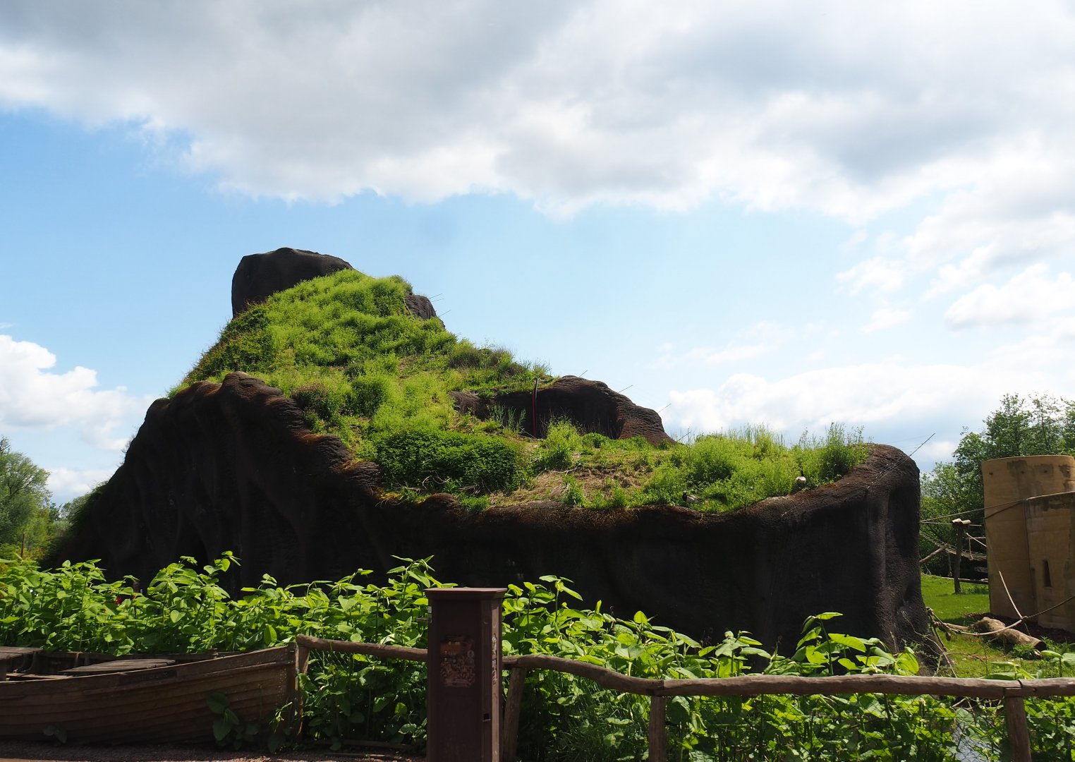 Pairi Daiza Steam Railway ride - Gorilla volcano, 2023-05-16