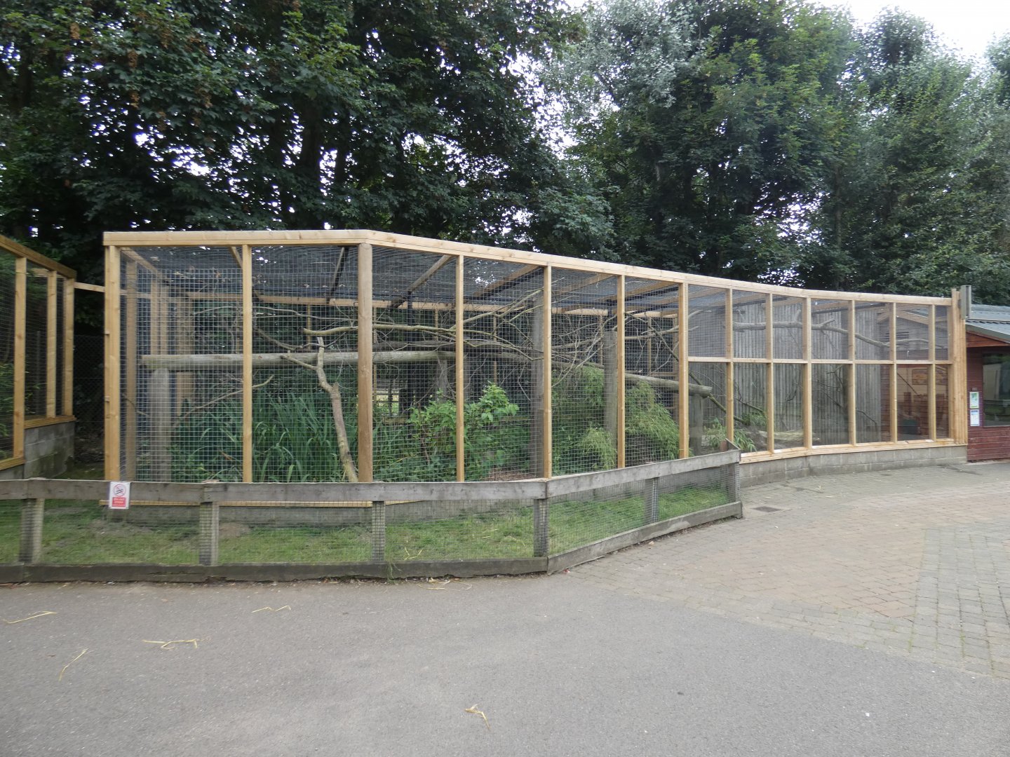Pallas cat enclosure (2)
