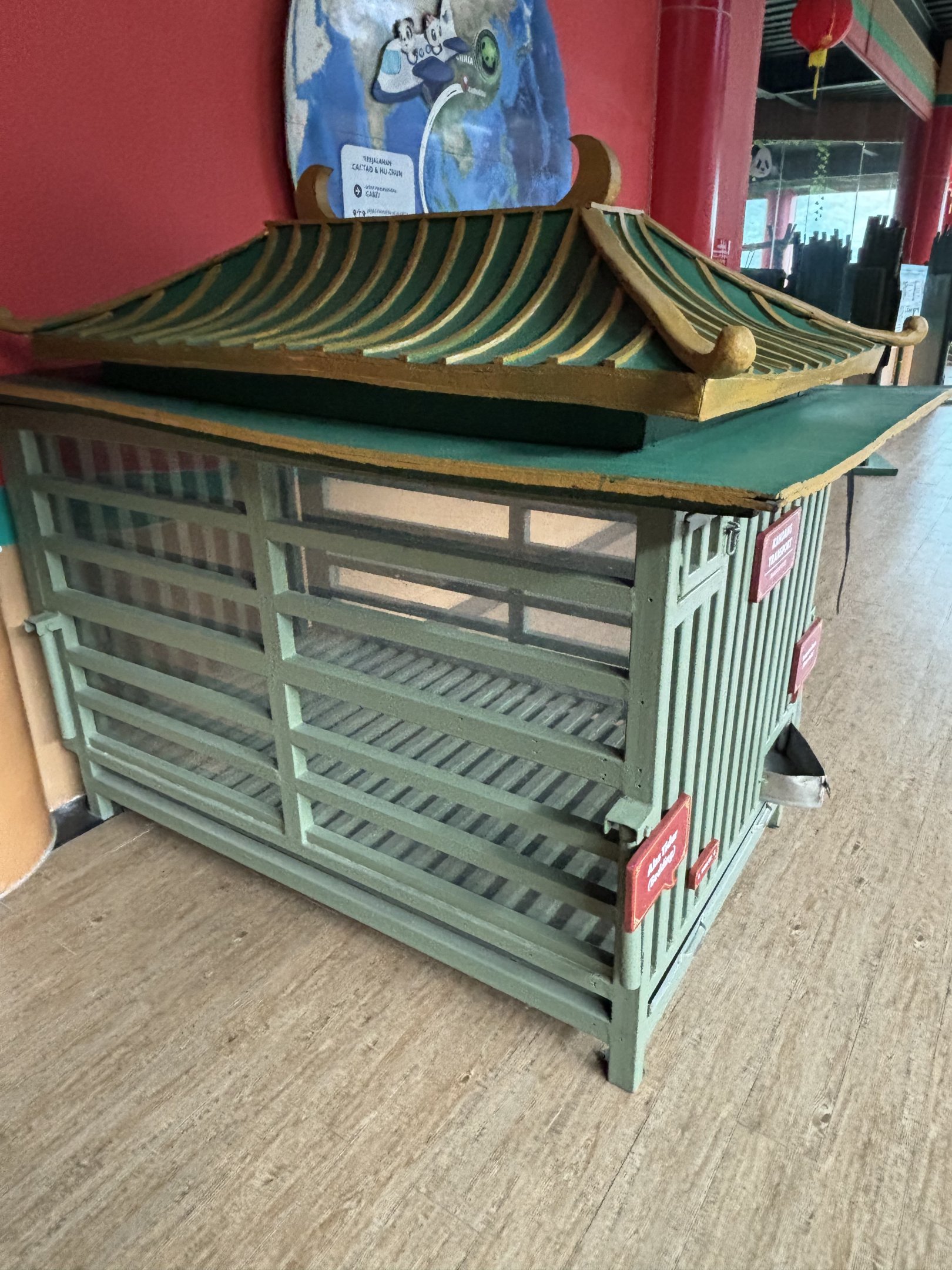 Panda Crate - Giant Panda Complex