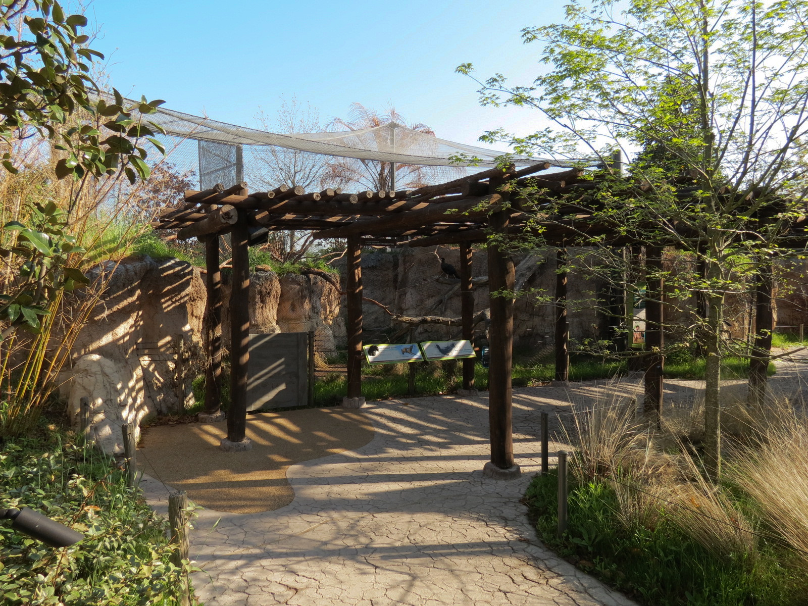 Pantanal - Blue-throated Macaw and Blue-billed Curassow Exhibit - Exterior