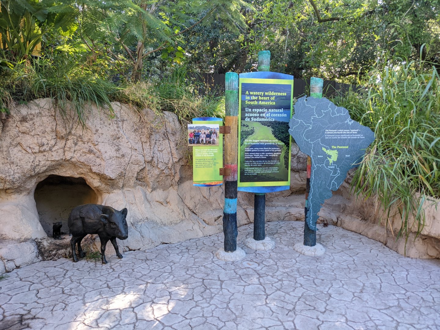 Pantanal - Exhibitry (theming) and signage