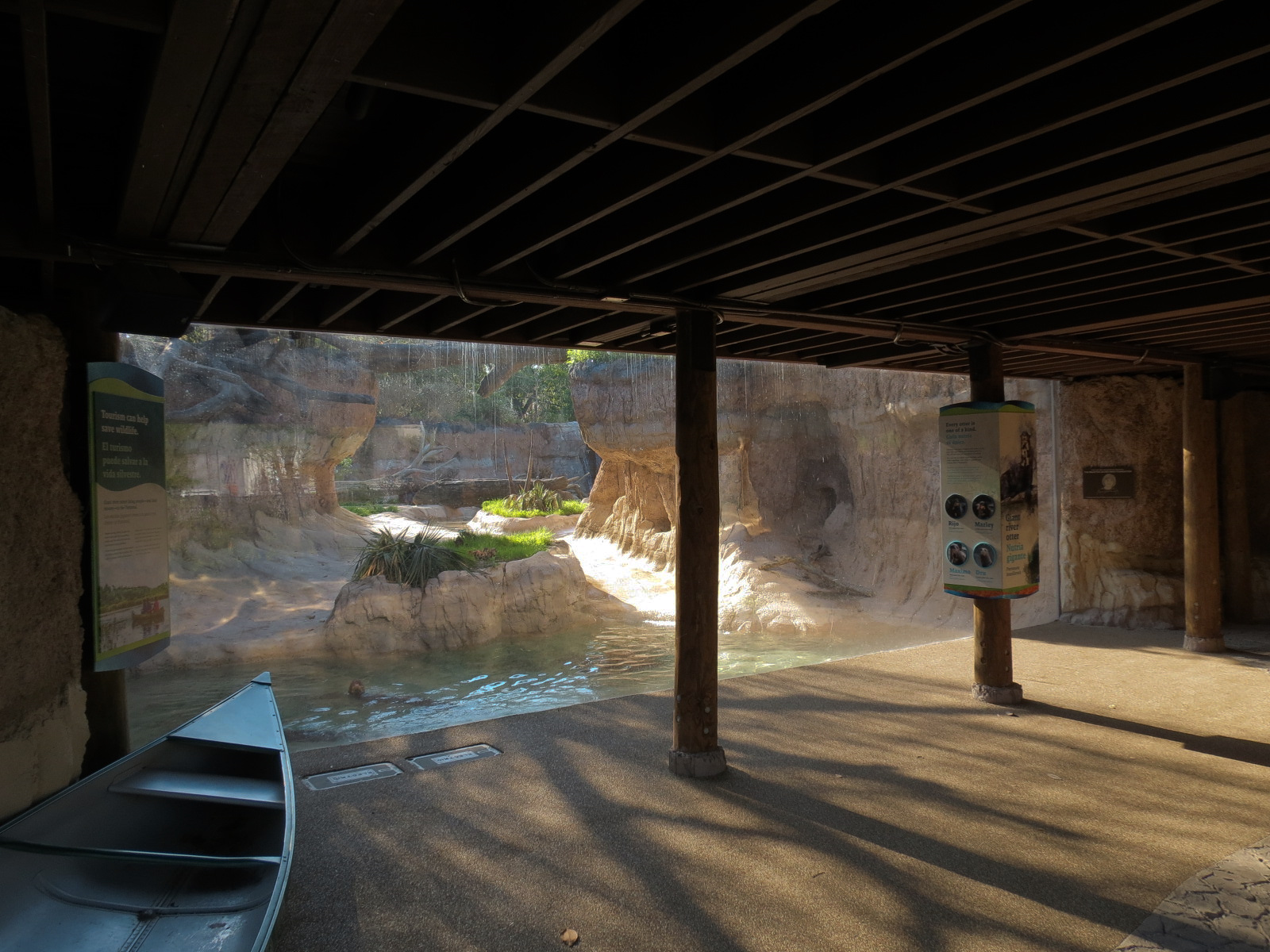 Pantanal - Giant River Otter Exhibit Viewing Building