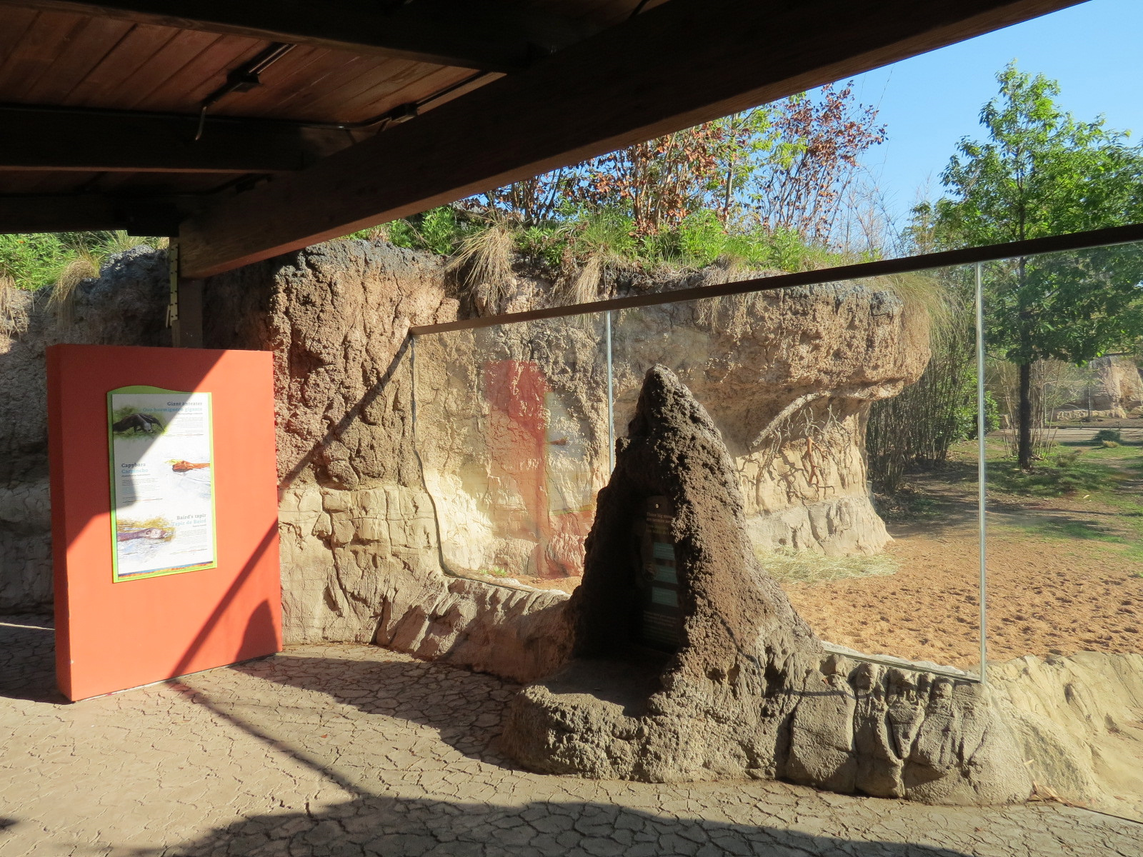 Pantanal - Mixed Species Exhibit - Viewing Shelter