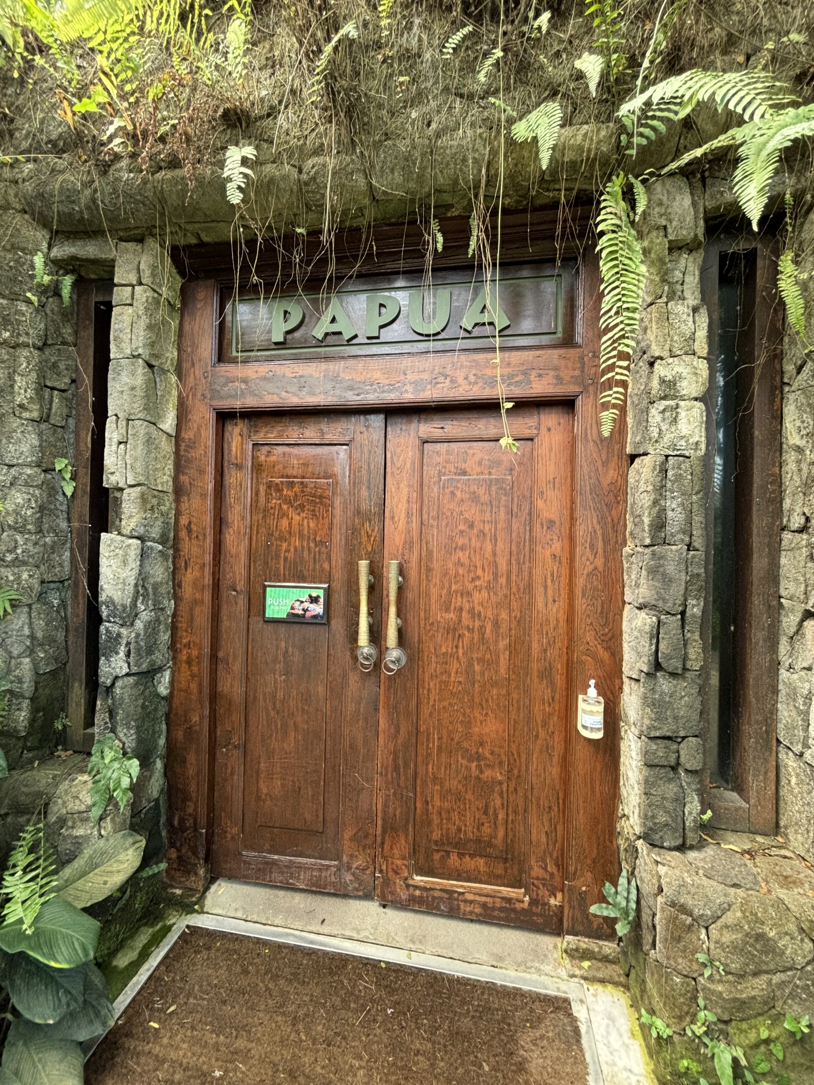 Papua Aviary - entrance door