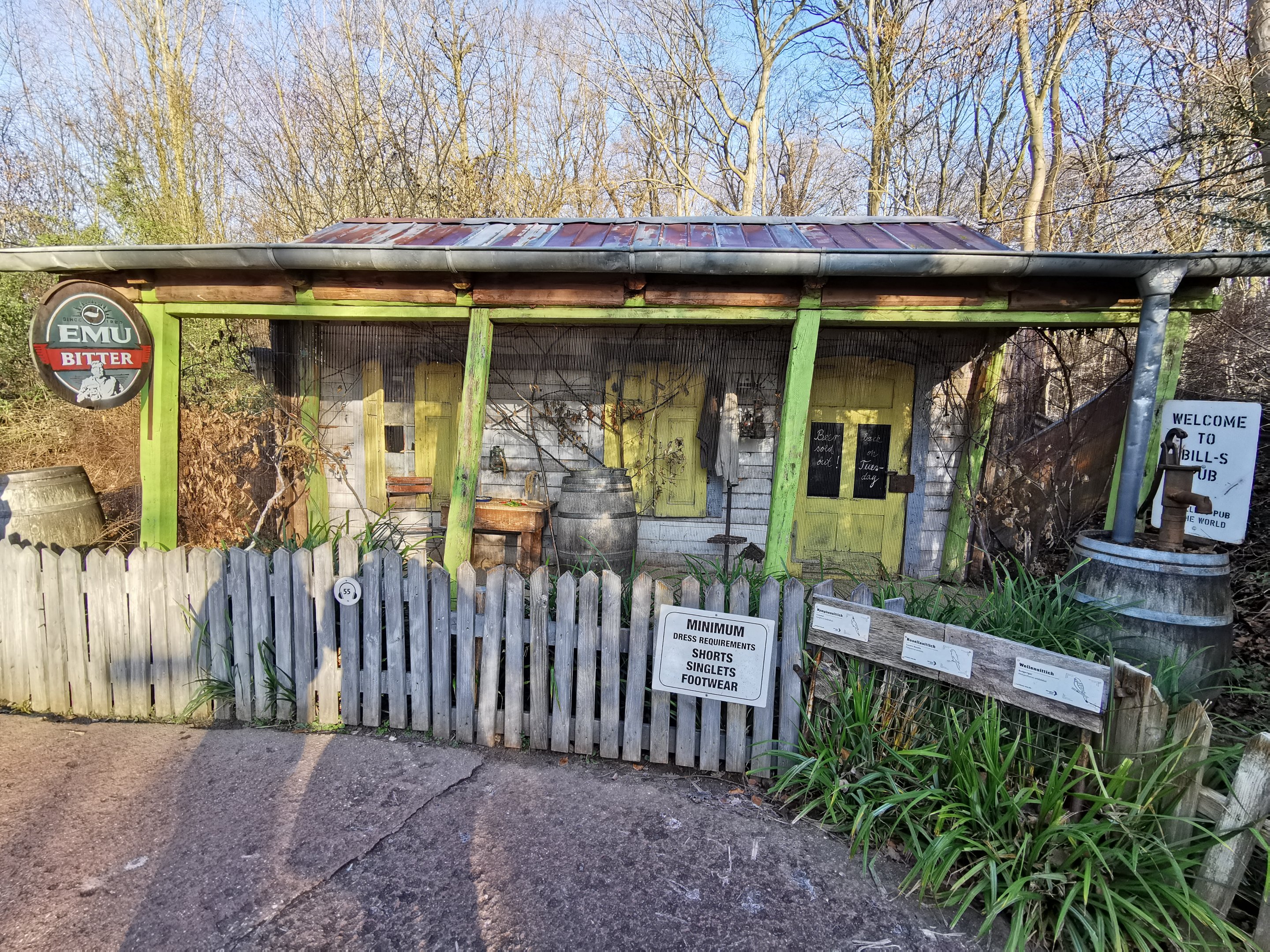 Parakeet aviary - "Australian Outback"