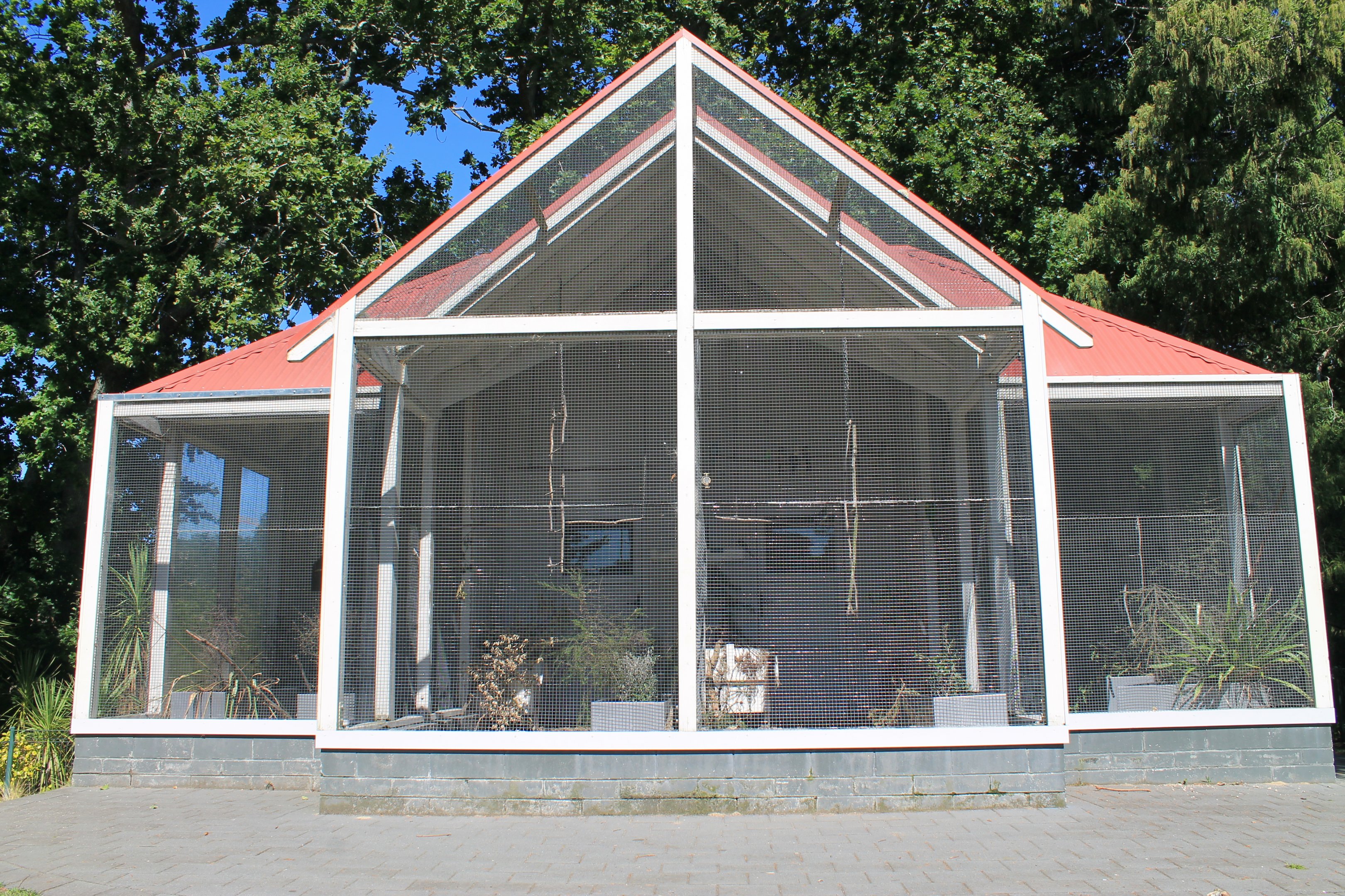 Parana Park aviary (Hamilton)