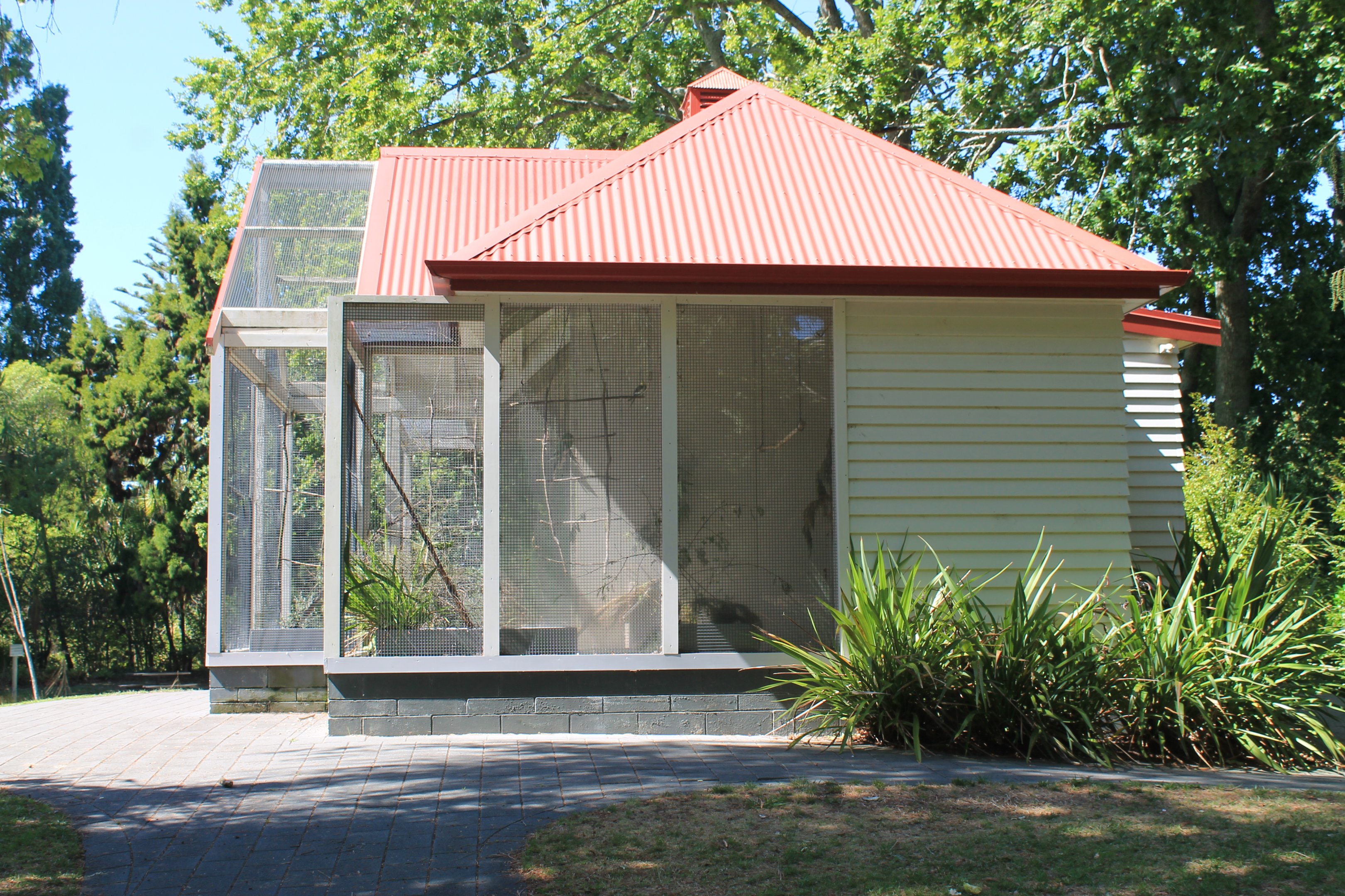 Parana Park aviary (Hamilton)