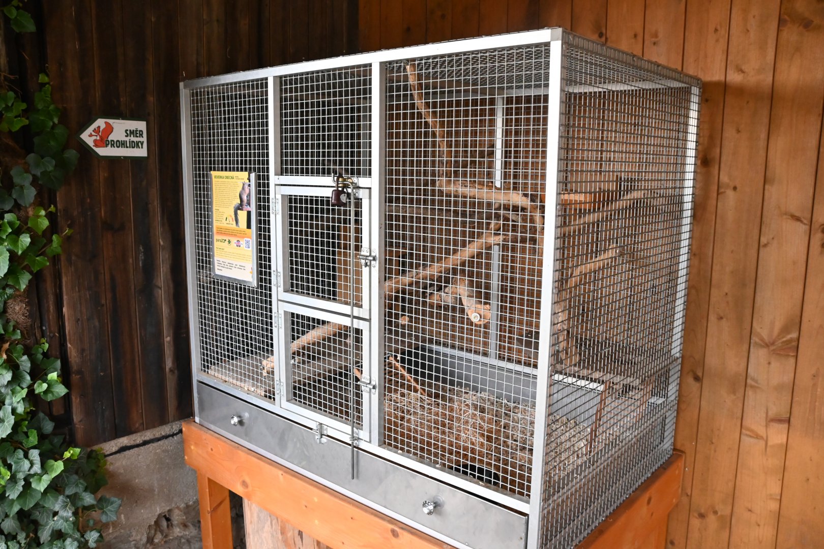 paraZOO - Red squirrel cage