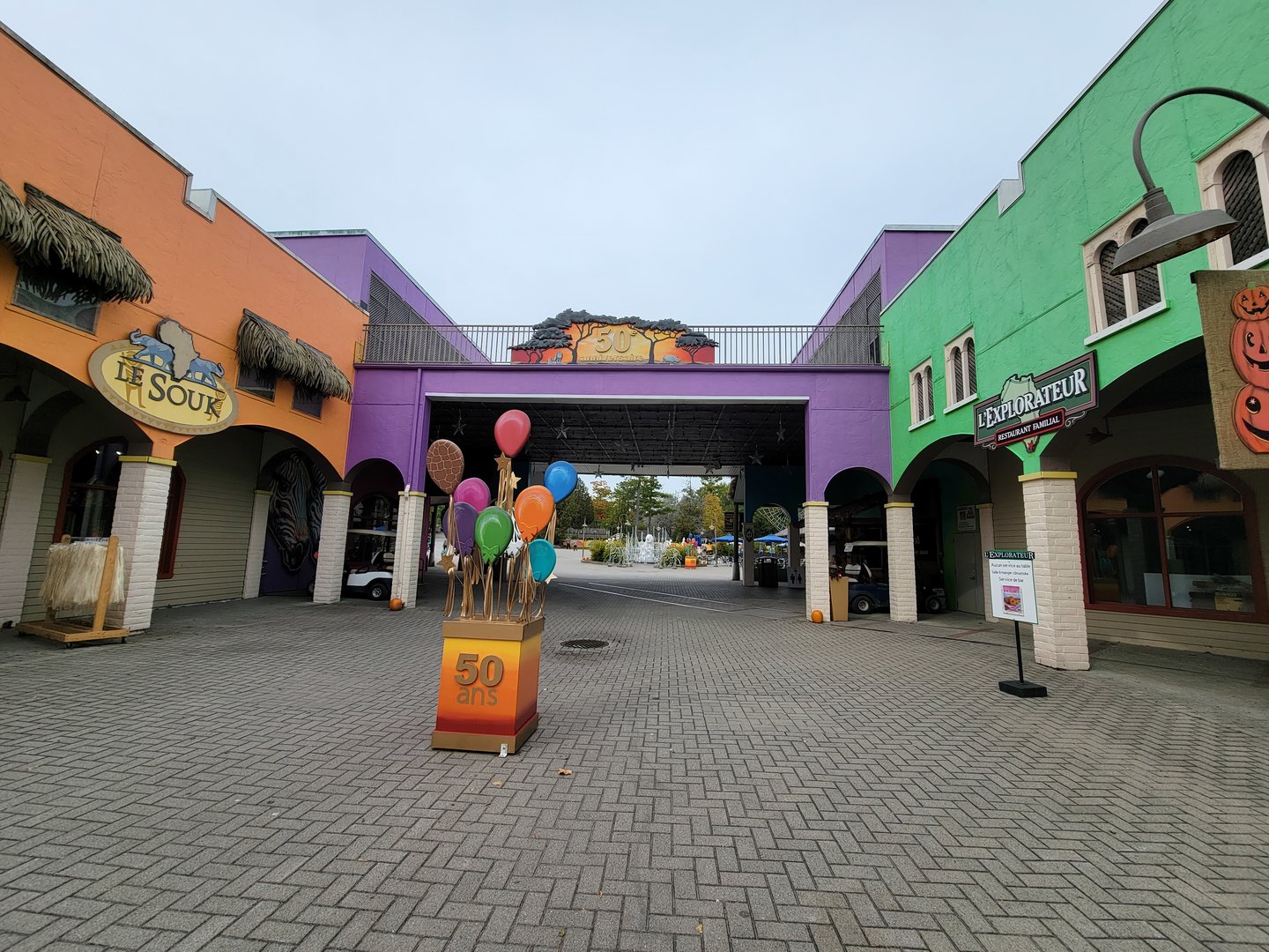 Parc Safari - 50th anniversary decorations