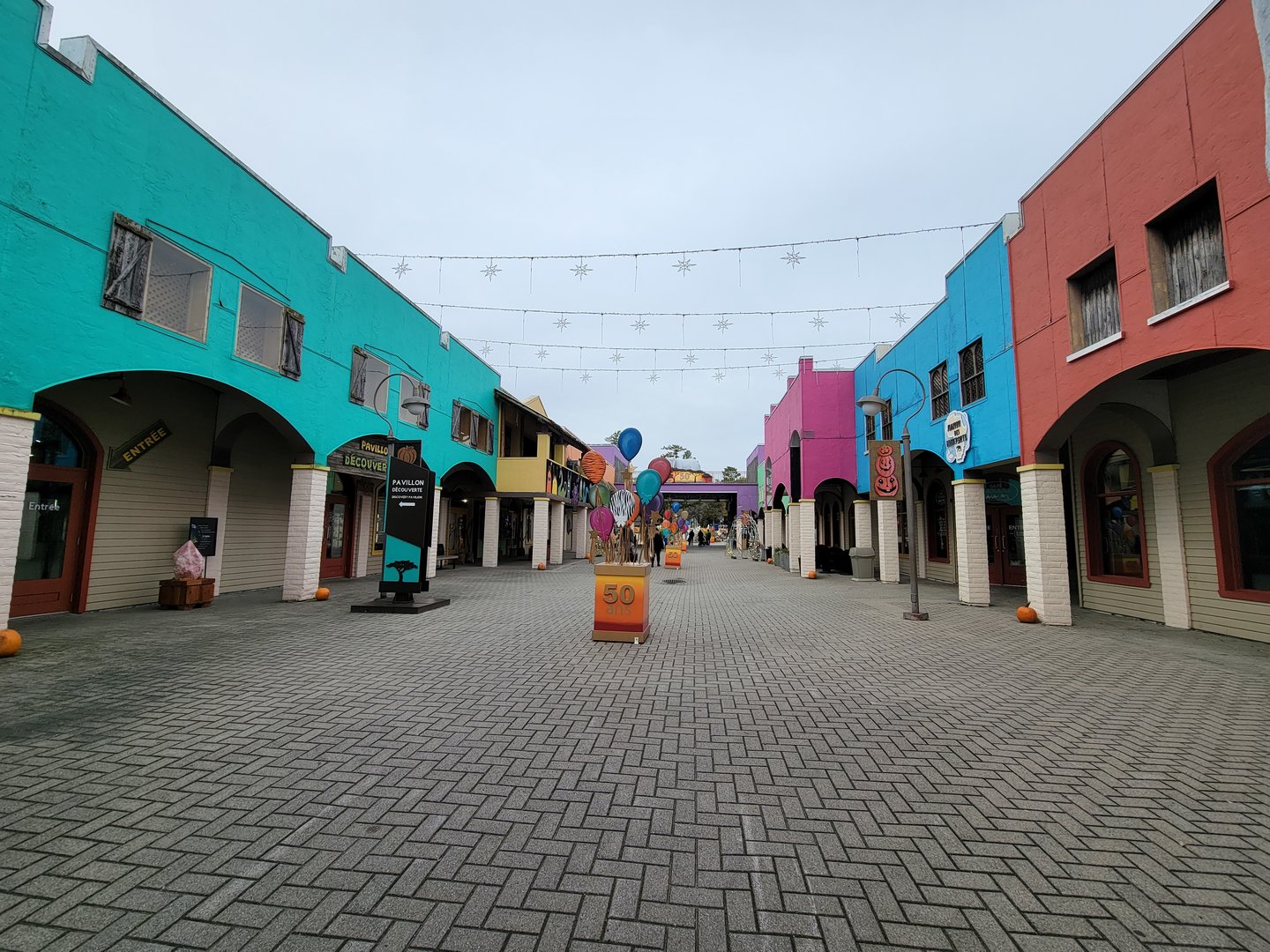 Parc Safari - Inside main entrance