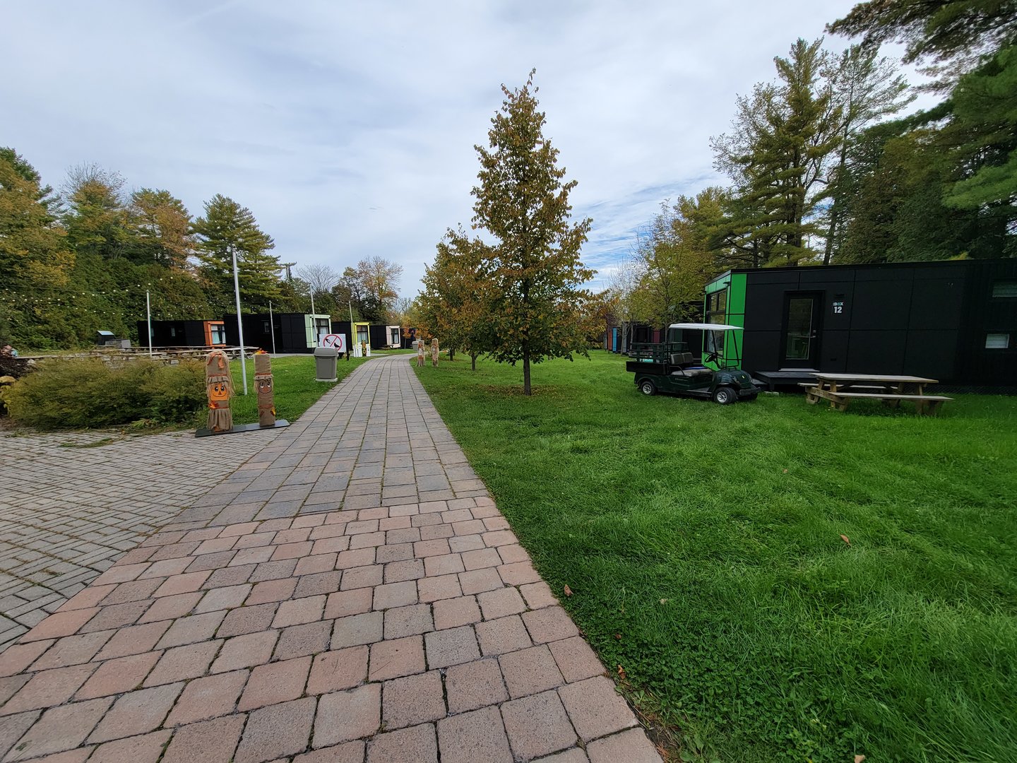 Parc Safari - Path through CoolBoxes