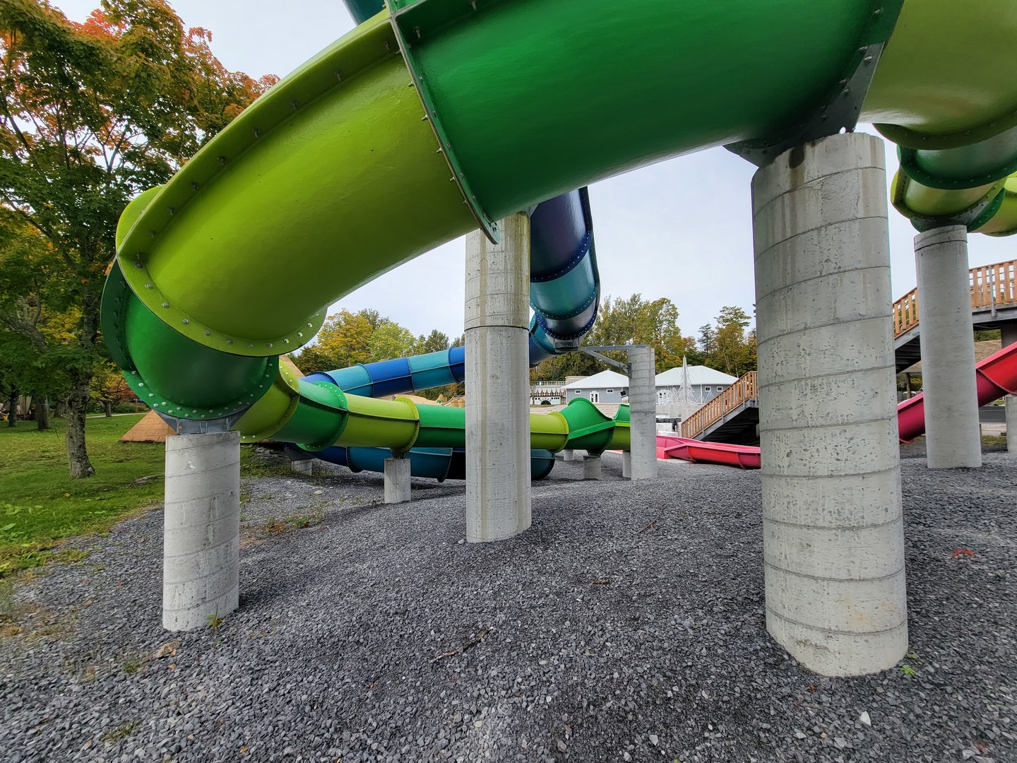 Parc Safari - Slides, path through water park to the animals