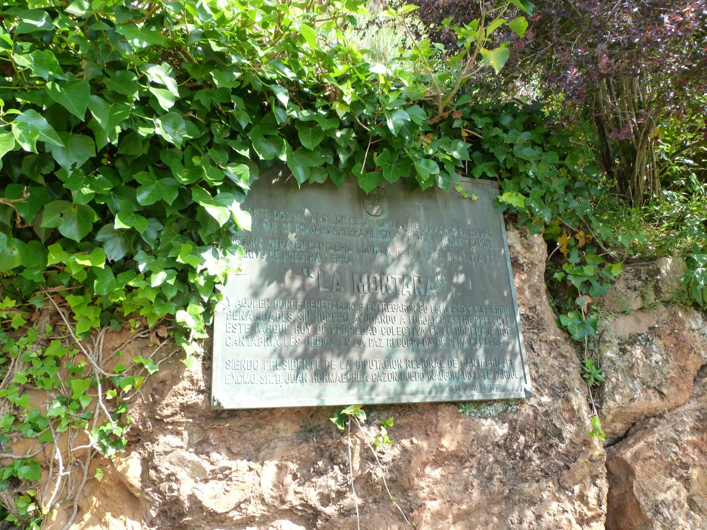 Park inauguration plate -Parque de la Naturaleza de Cabárceno (2025)