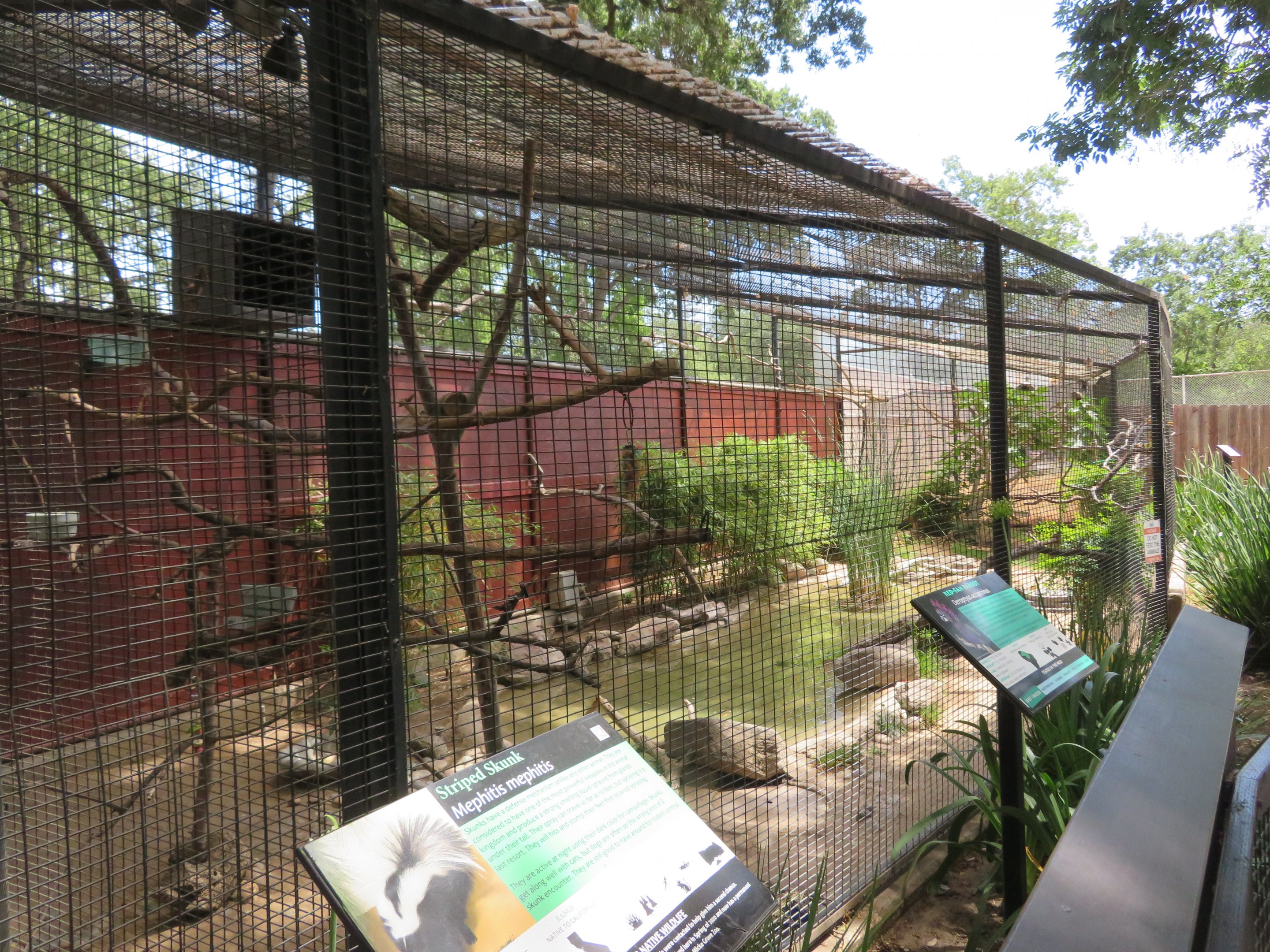 Parrot and Waterfowl Exhibit