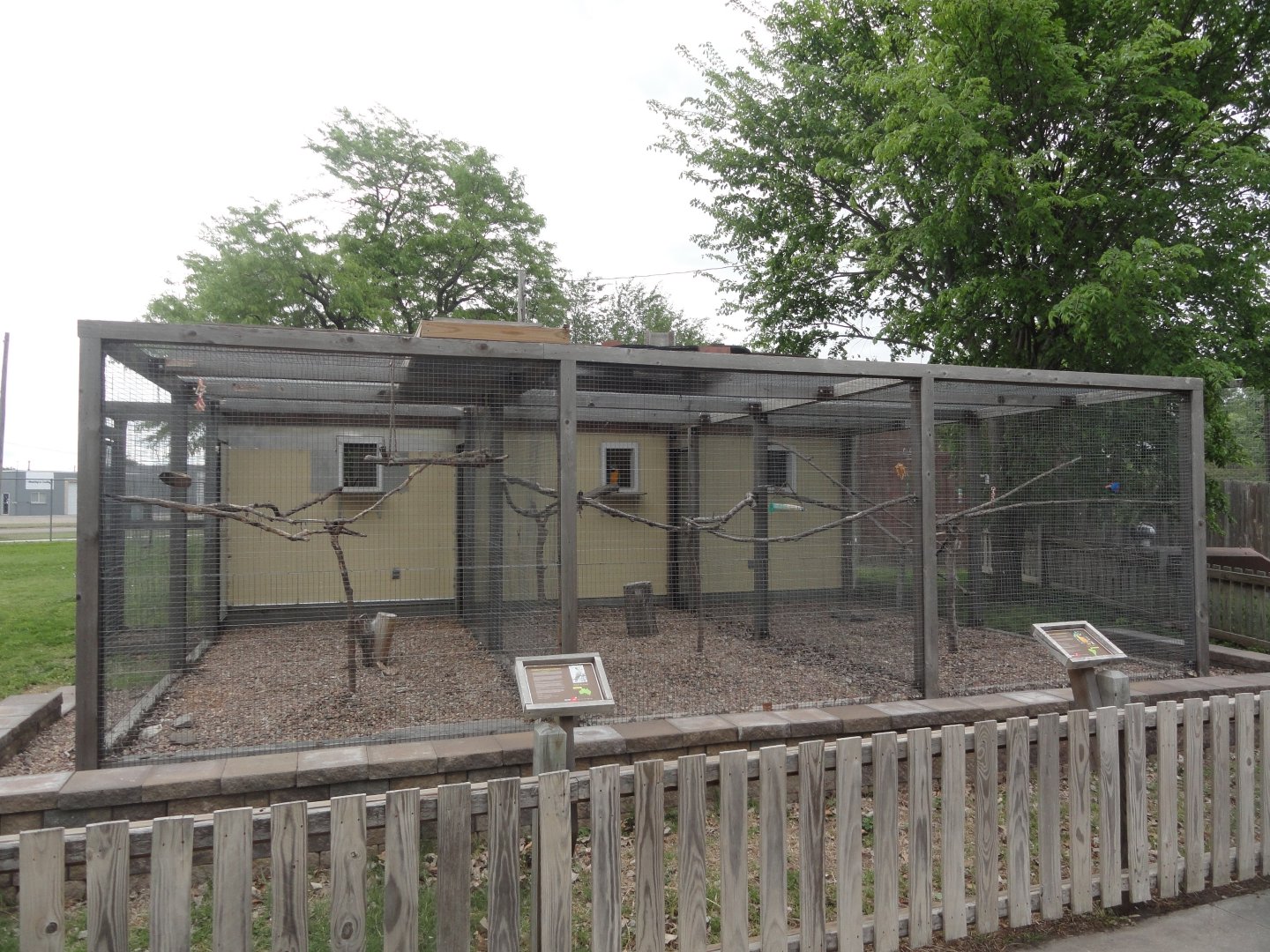 Parrot/Cockatoo Aviaries
