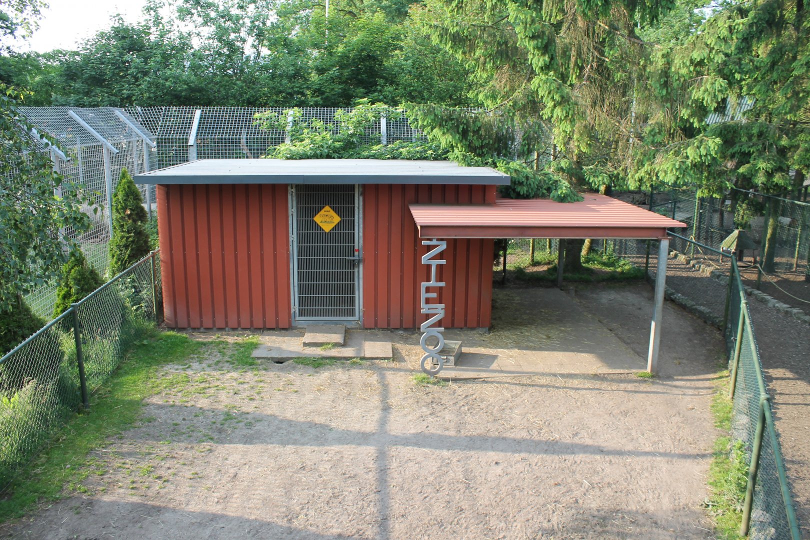 Part Llama-enclosure