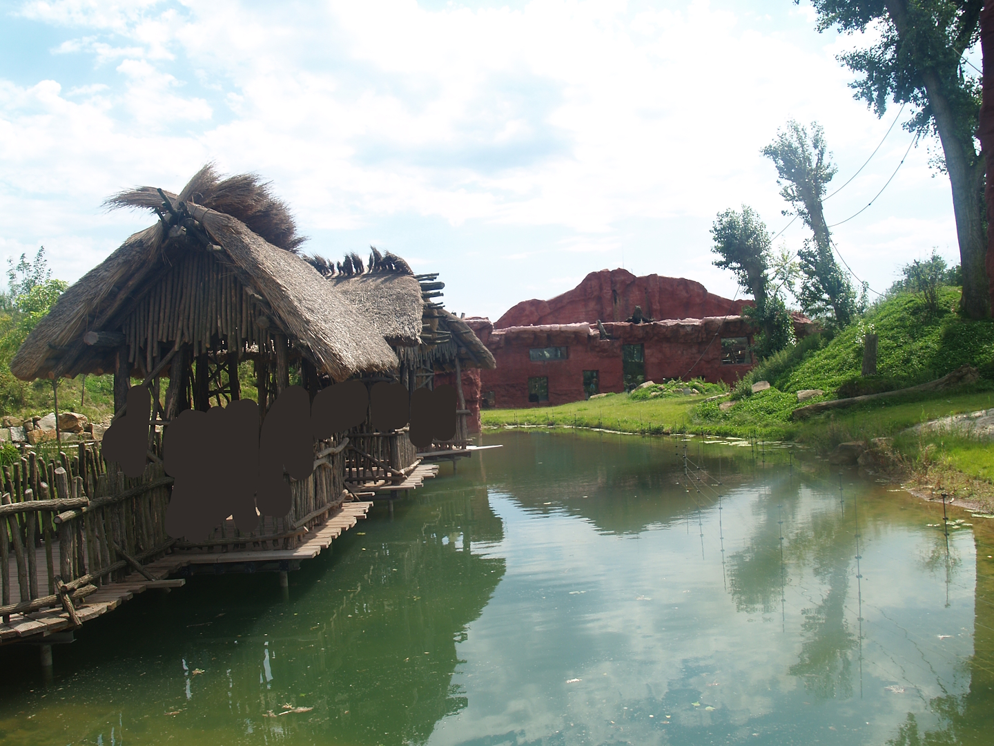 Part of Chimpanzee island and Chimpanzee viewing area, 2007-07-15