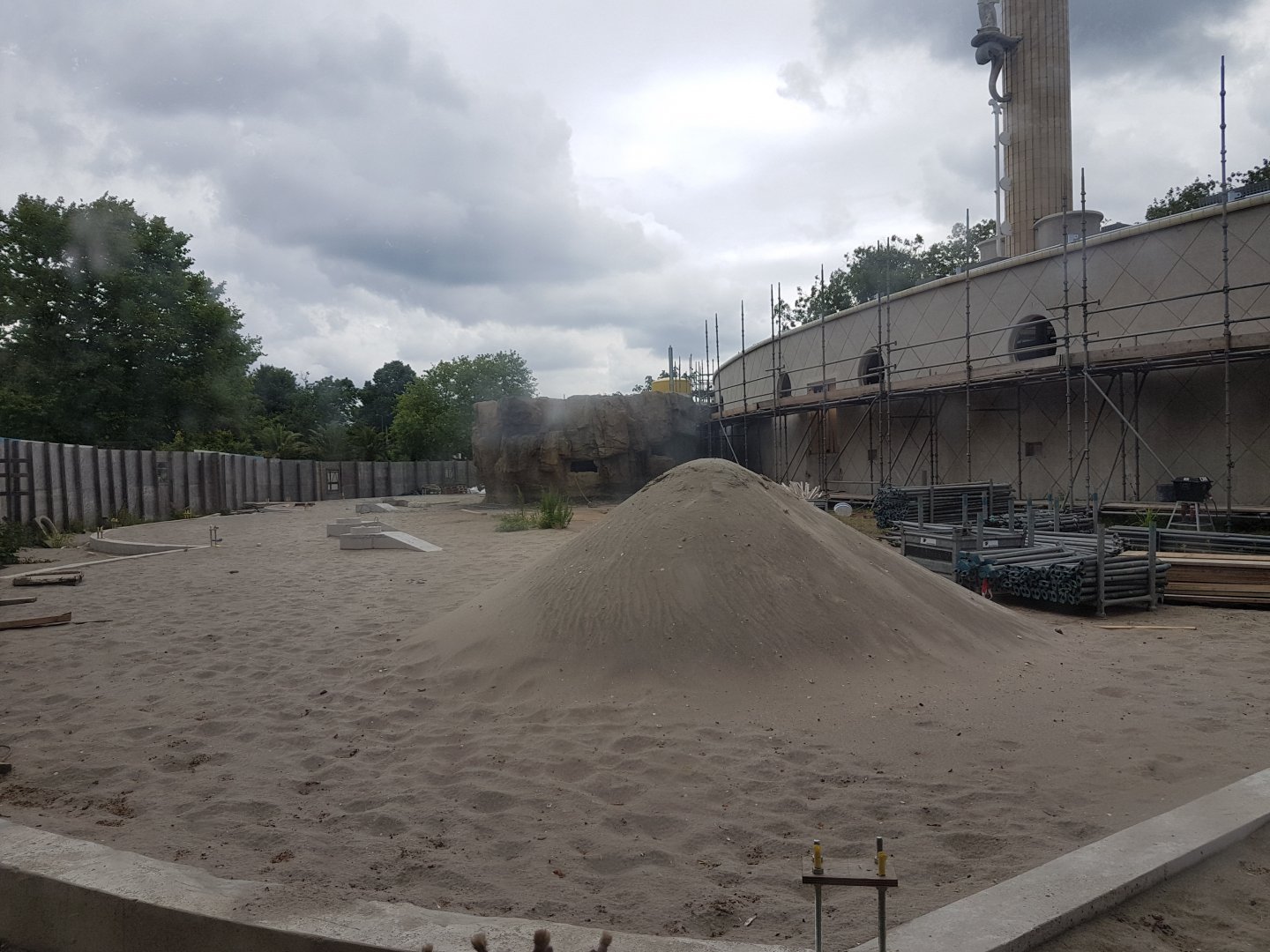 Part of Gelada-enclosure under construction