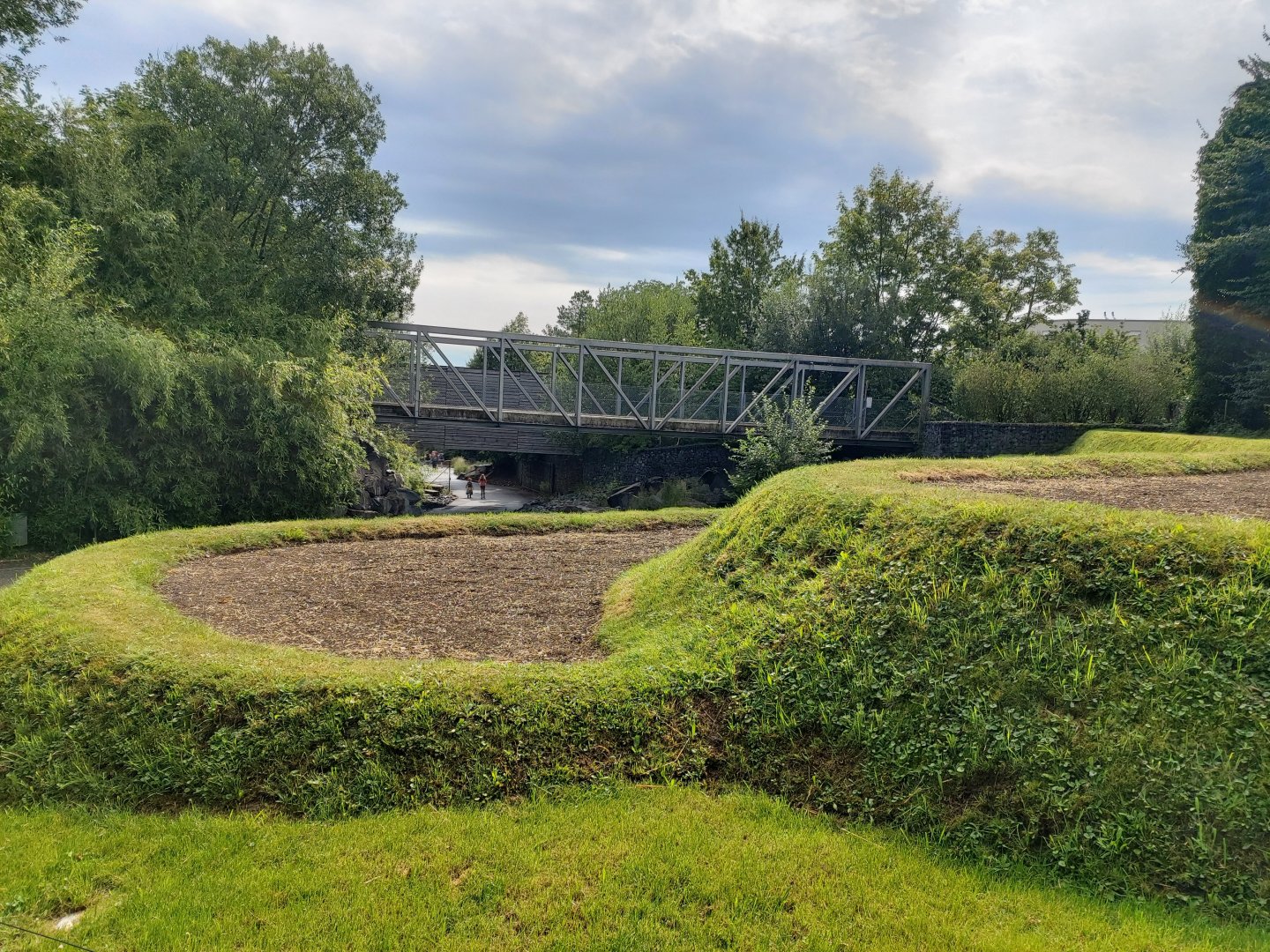 Path leading to the lower part of the zoo