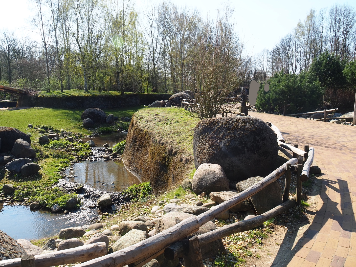 Pathway alongside the musk ox exhibit, 2019-03-30